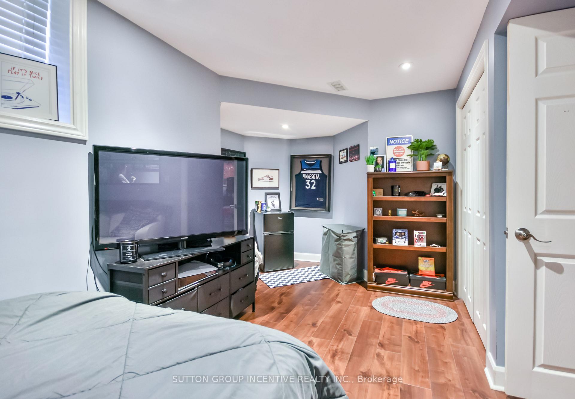 Photo 29 of 30 Bruce Crescent, Barrie, Bayshore — HOMEH