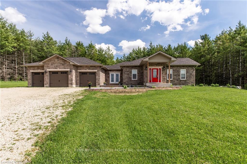 Front of 615641 Hamilton Lane