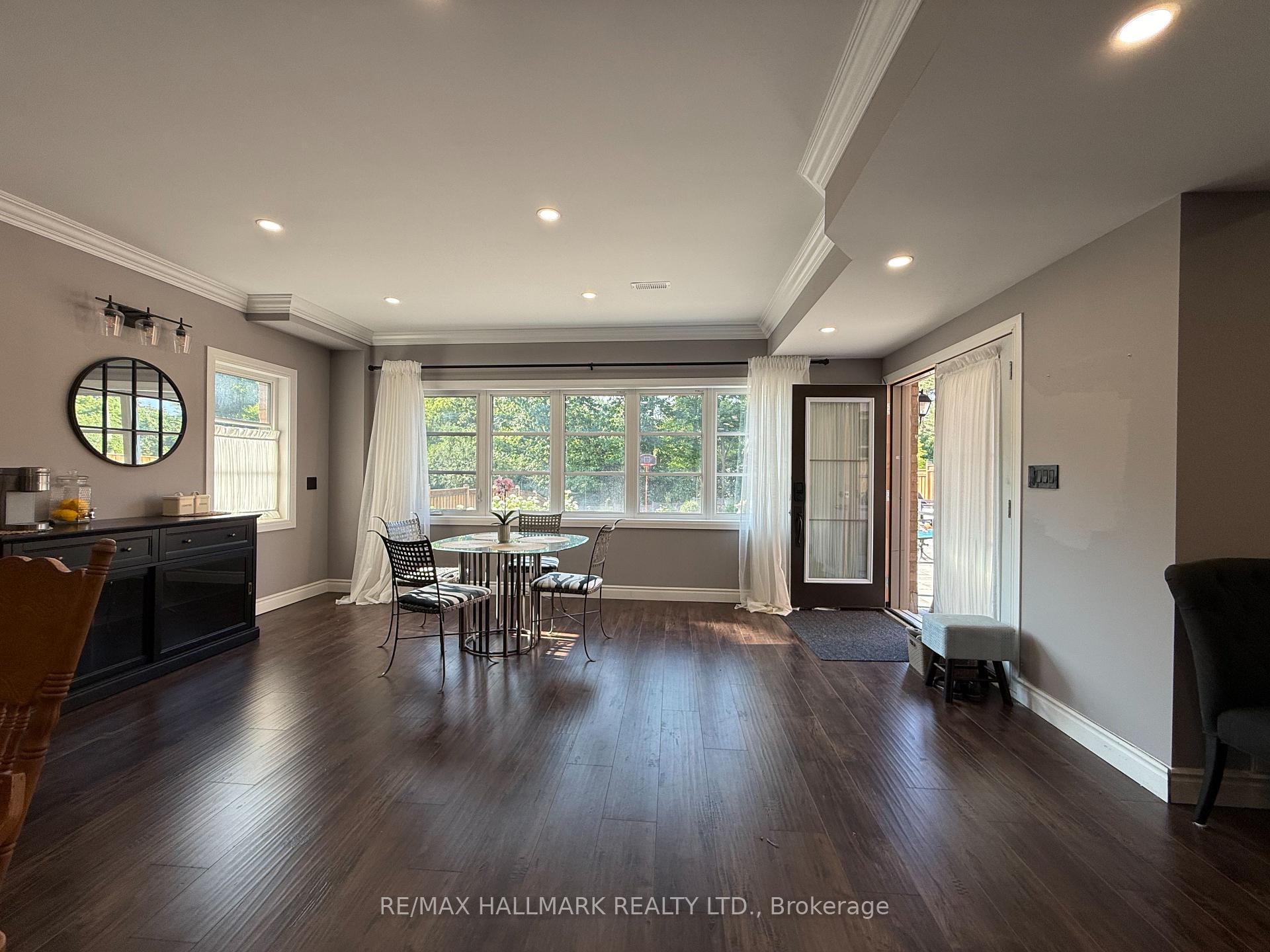 Photo 7 of Unit Bsmt, 91 Glensteeple Trail, Aurora, Aurora Estates — HOMEH