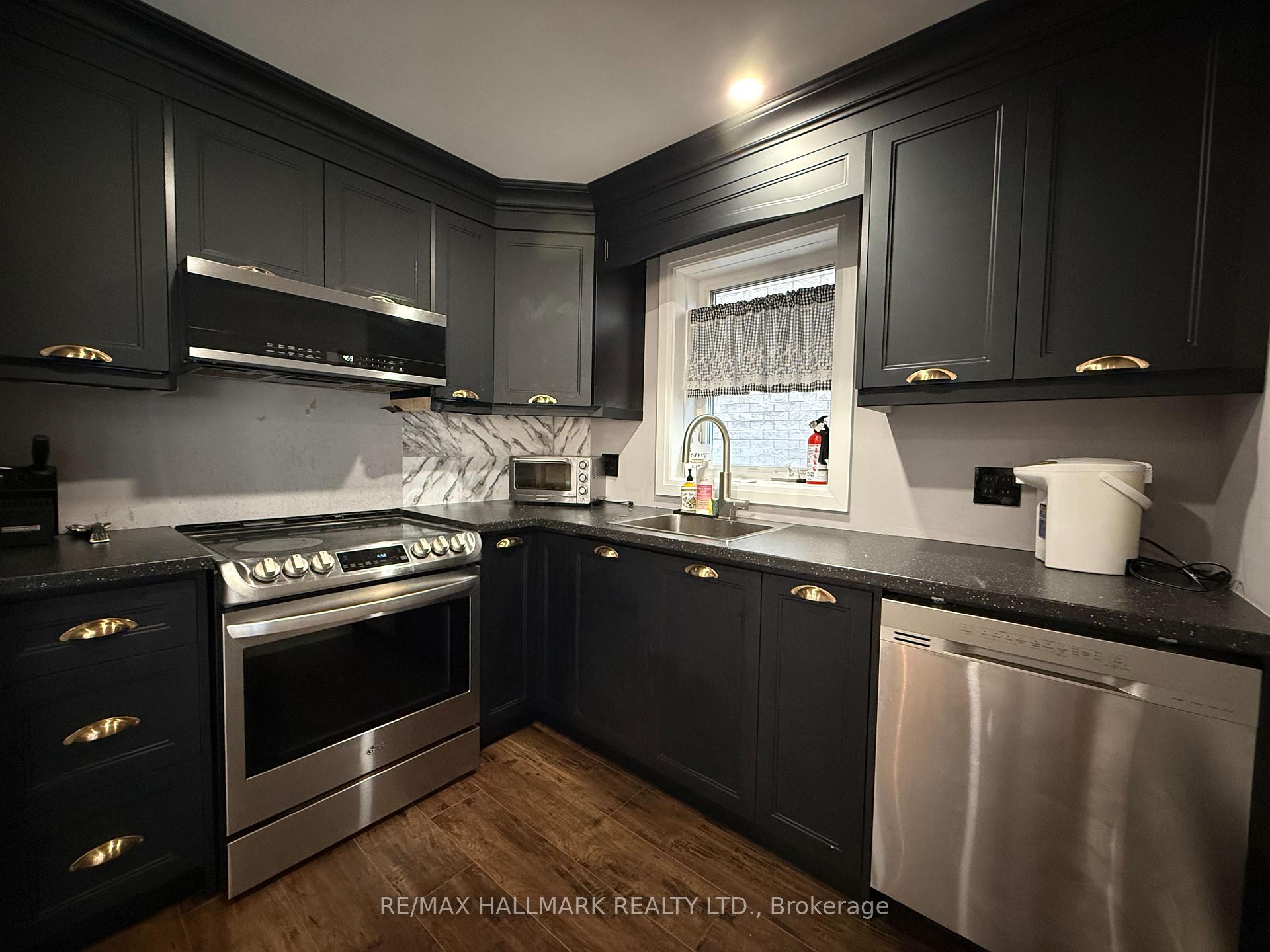 Photo 21 of Unit Bsmt, 91 Glensteeple Trail, Aurora, Aurora Estates — HOMEH