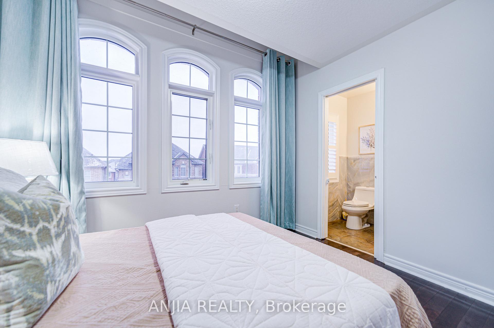Photo 29 of 207 Harbord Street, Markham, Berczy — HOMEH
