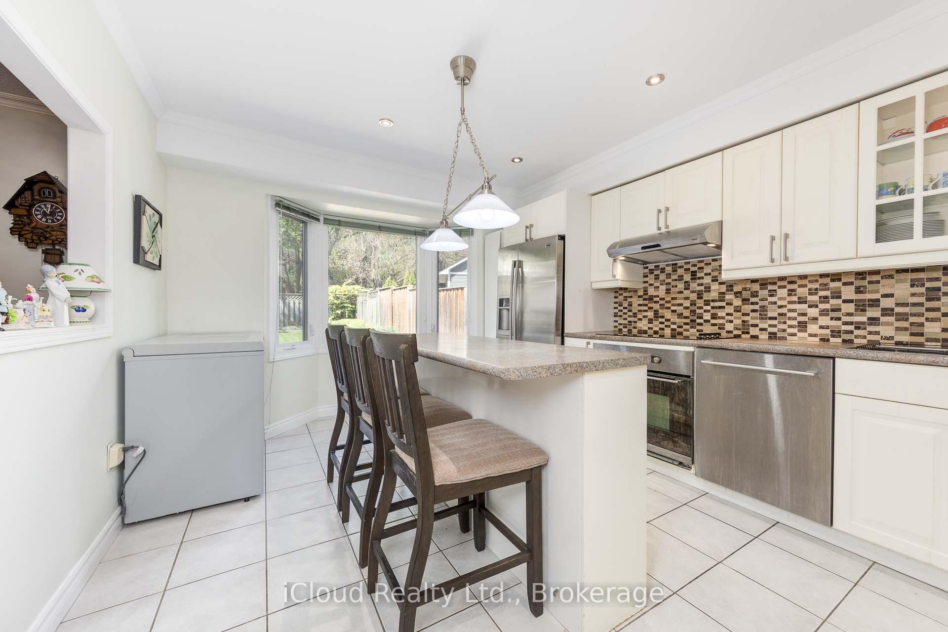 Photo 7 of 92 Rosebury Lane, Vaughan, West Woodbridge — HOMEH