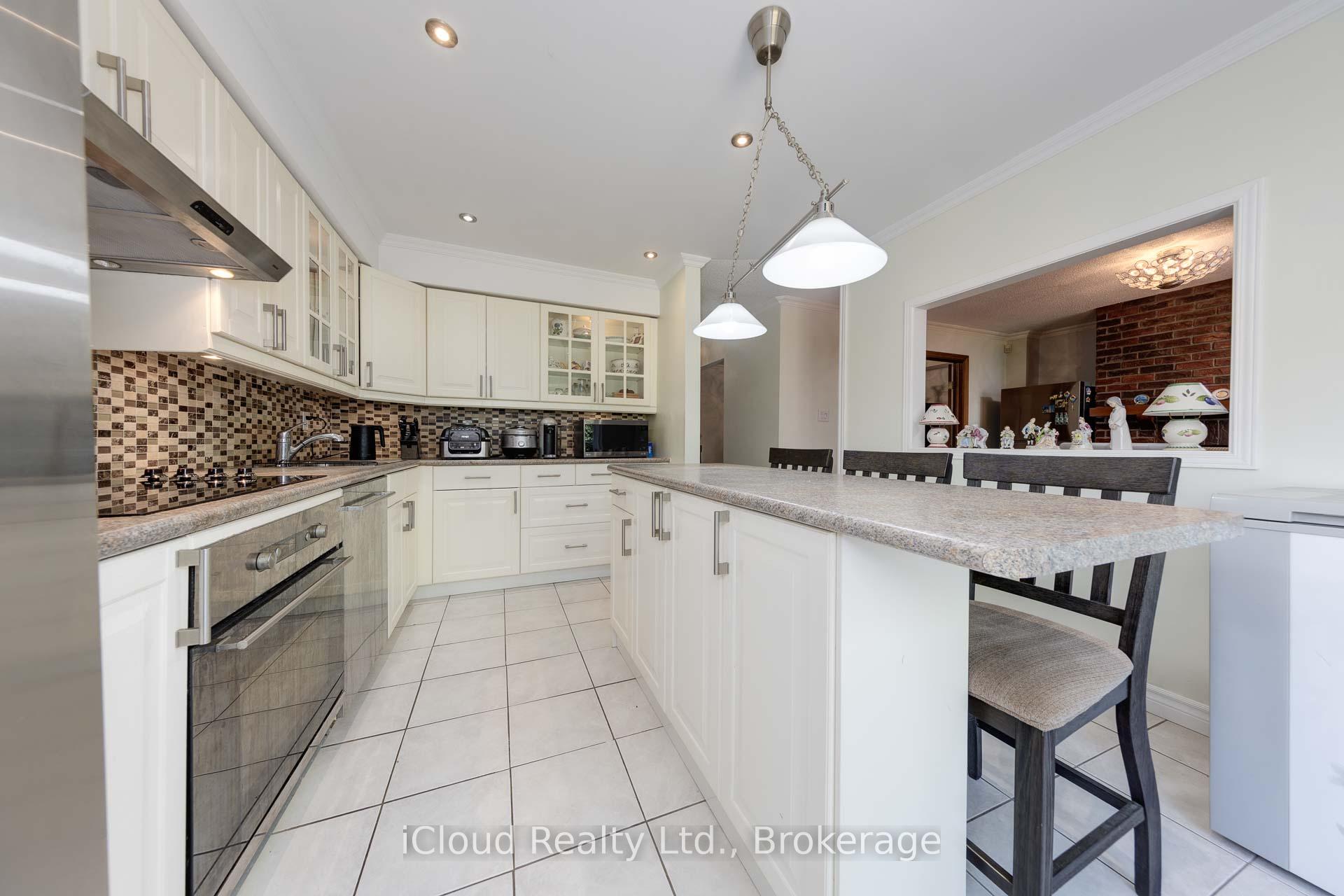 Photo 10 of 92 Rosebury Lane, Vaughan, West Woodbridge — HOMEH