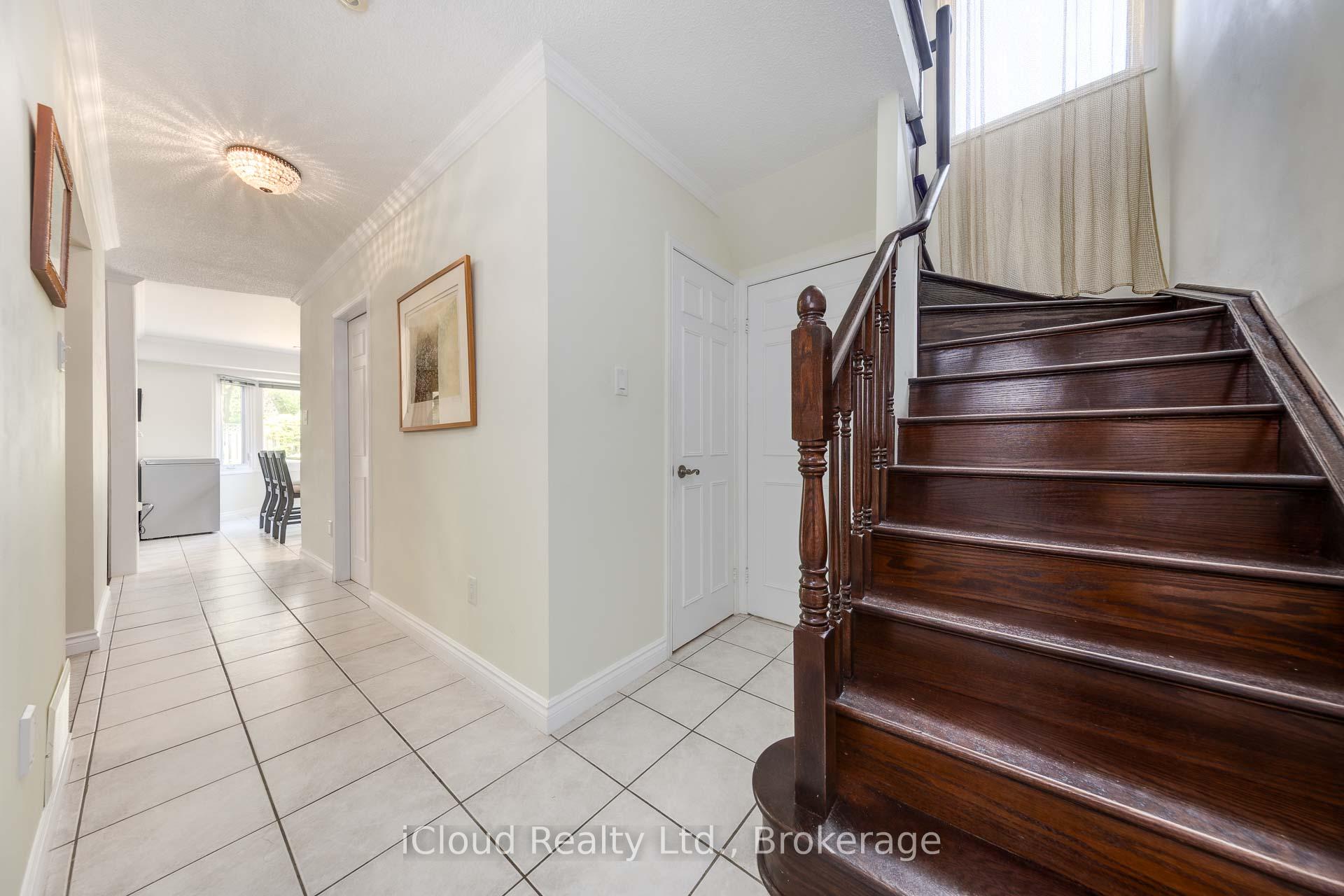 Photo 16 of 92 Rosebury Lane, Vaughan, West Woodbridge — HOMEH
