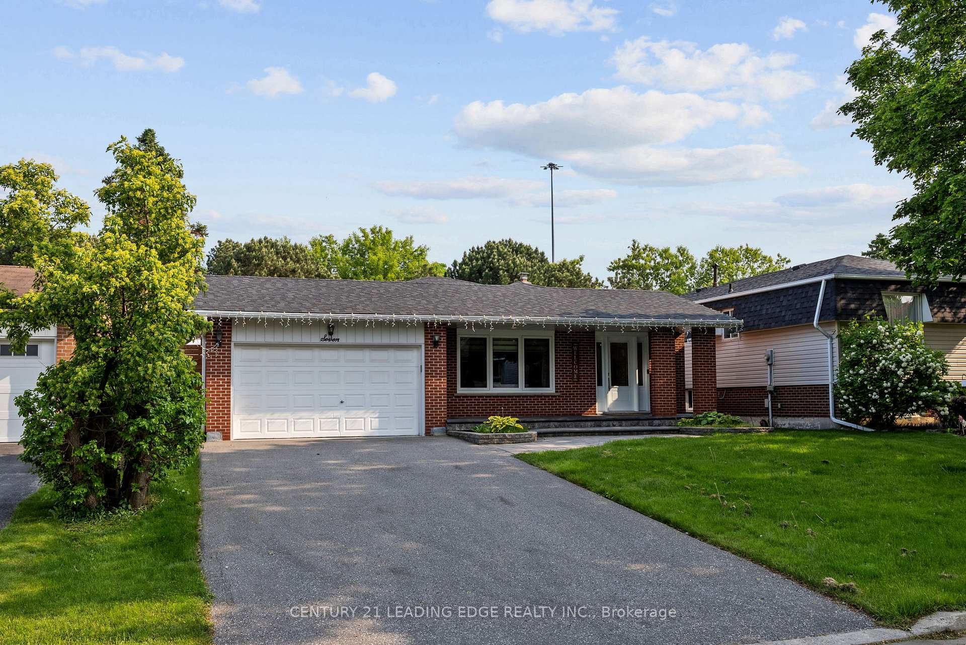 Photo 1 of 7 Flemington Court, Whitby, Lynde Creek — HOMEH