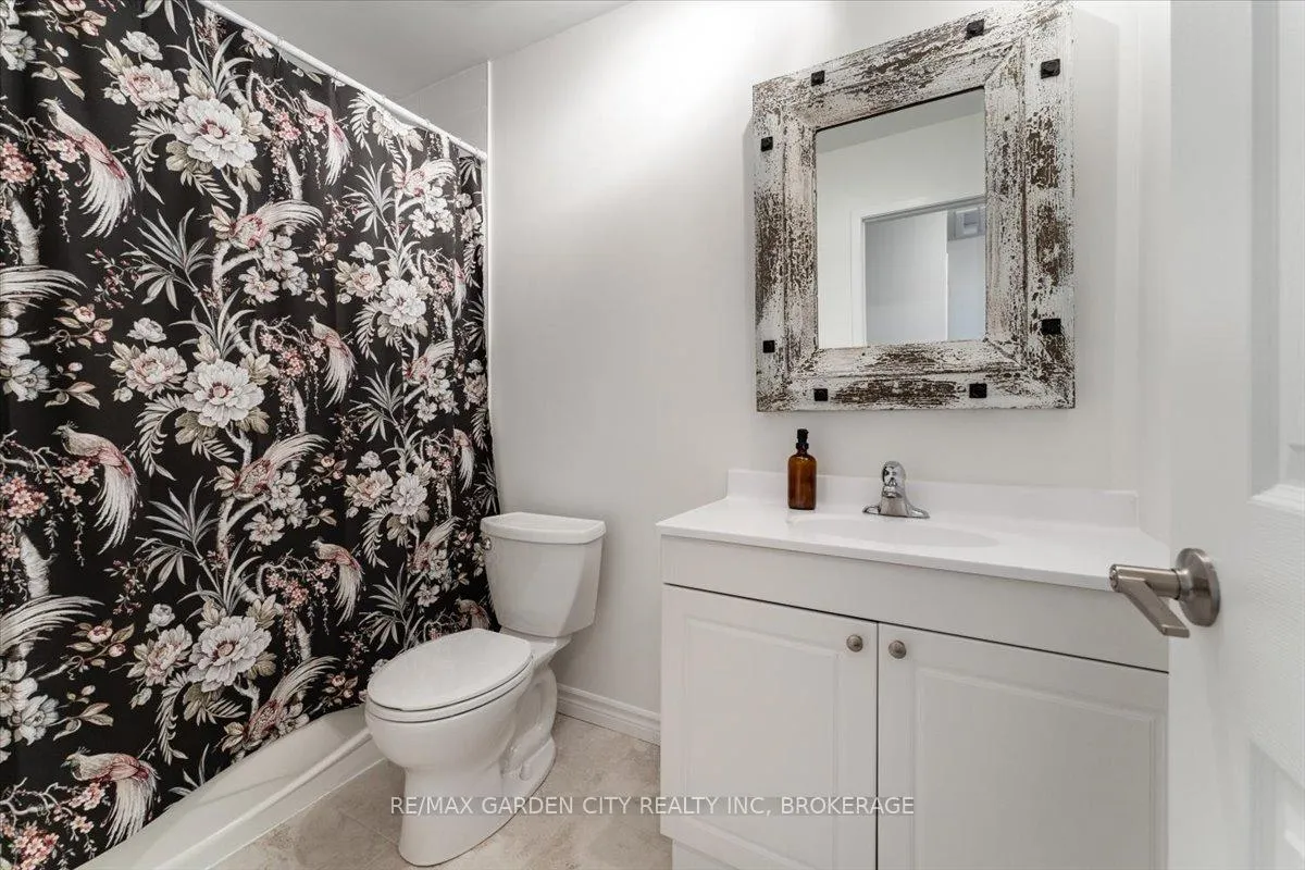Photo 16 of 68 Barrington Drive, Welland, Prince Charles — HOMEH