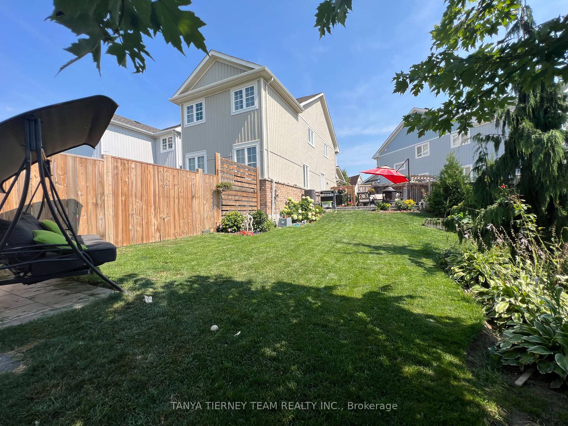 Photo 8 of 86 Mildenhall Place, Whitby, Brooklin — HOMEH