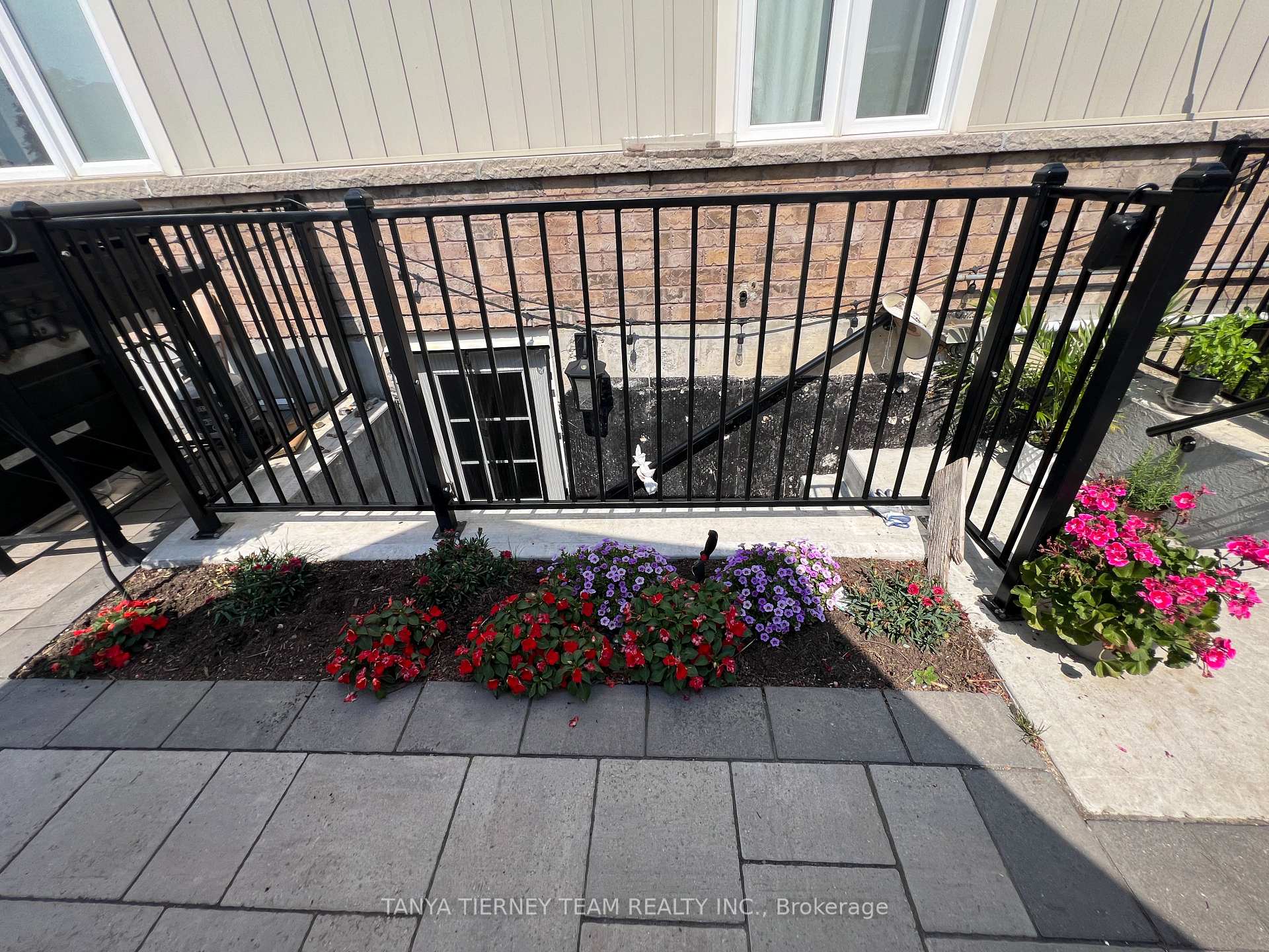 Photo 9 of 86 Mildenhall Place, Whitby, Brooklin — HOMEH