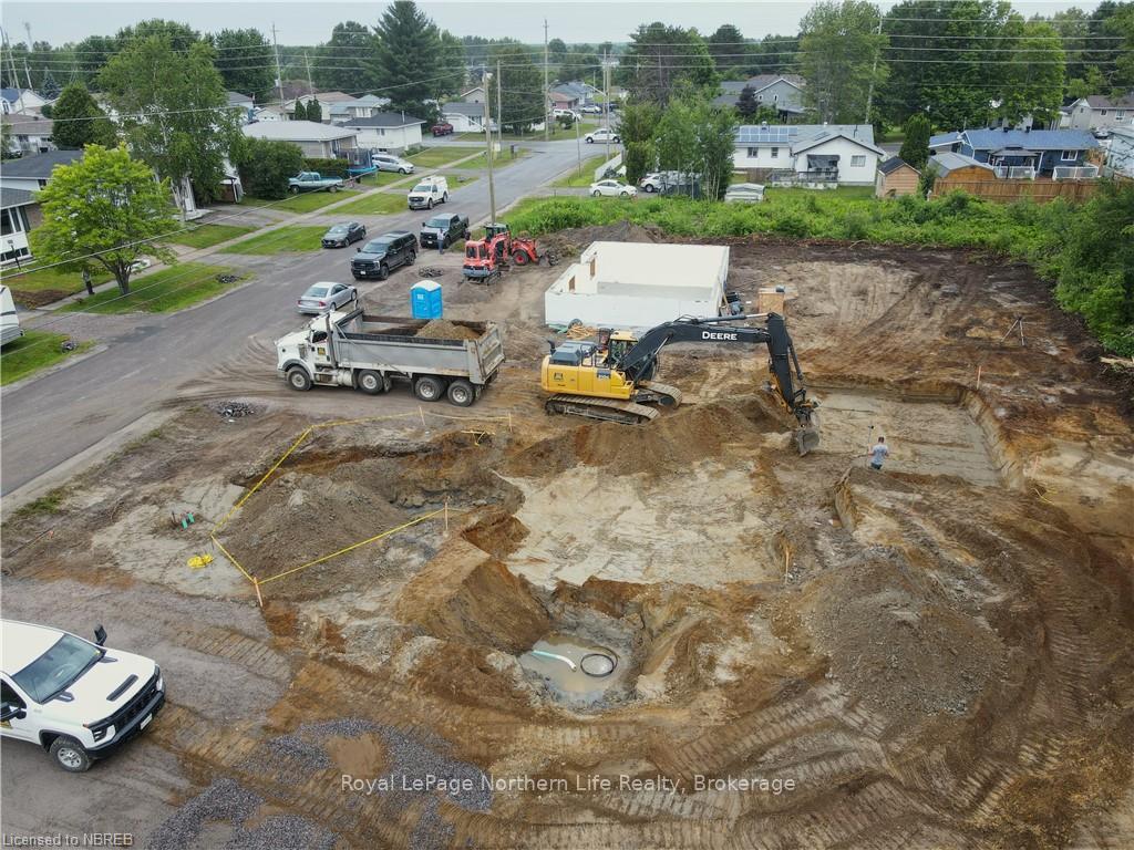 Photo 24 of 412 Roy Street, West Nipissing, Sturgeon Falls — HOMEH