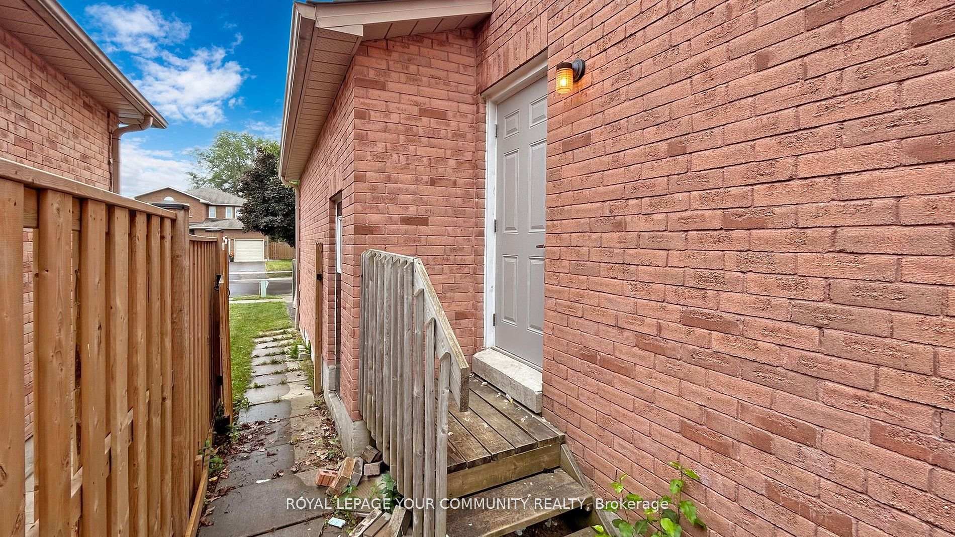 Photo 19 of 52 Lofthouse Drive, Whitby, Rolling Acres — HOMEH