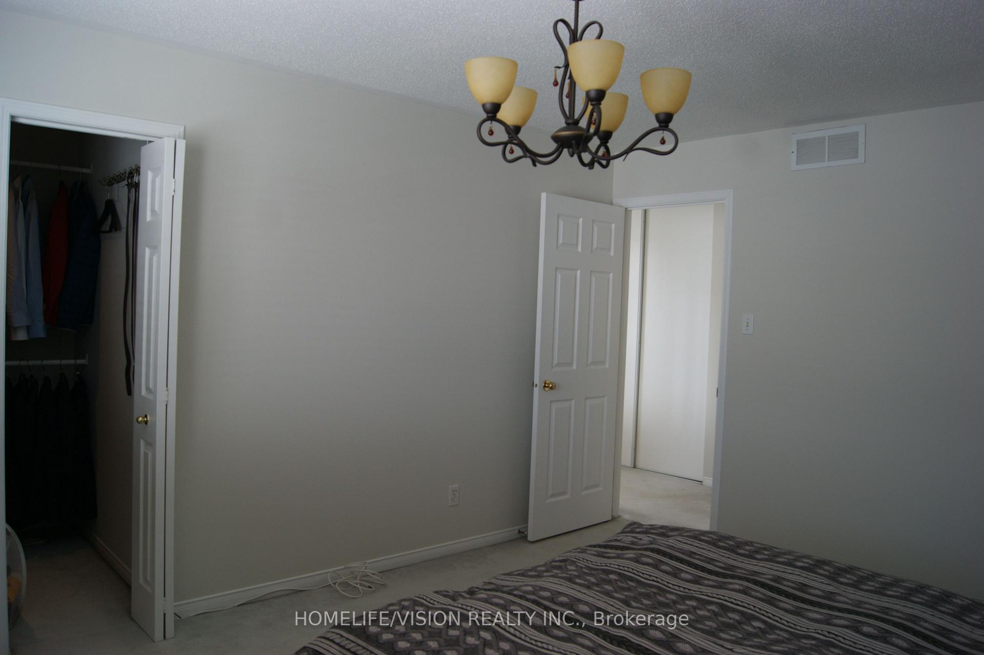 Photo 9 of 2047 Avenue O, Ottawa, Eastway Gardens/Industrial Park — HOMEH