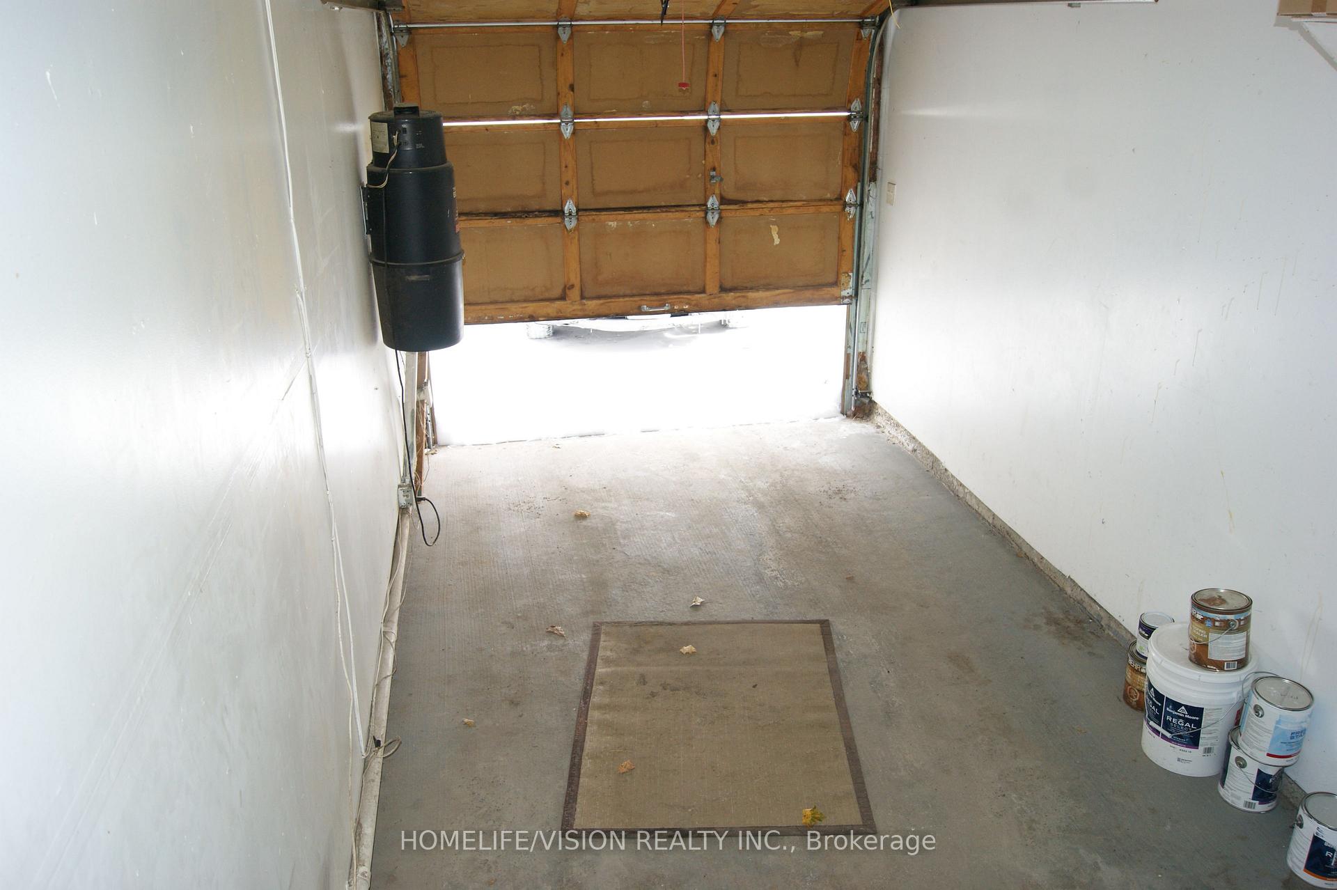 Photo 11 of 2047 Avenue O, Ottawa, Eastway Gardens/Industrial Park — HOMEH
