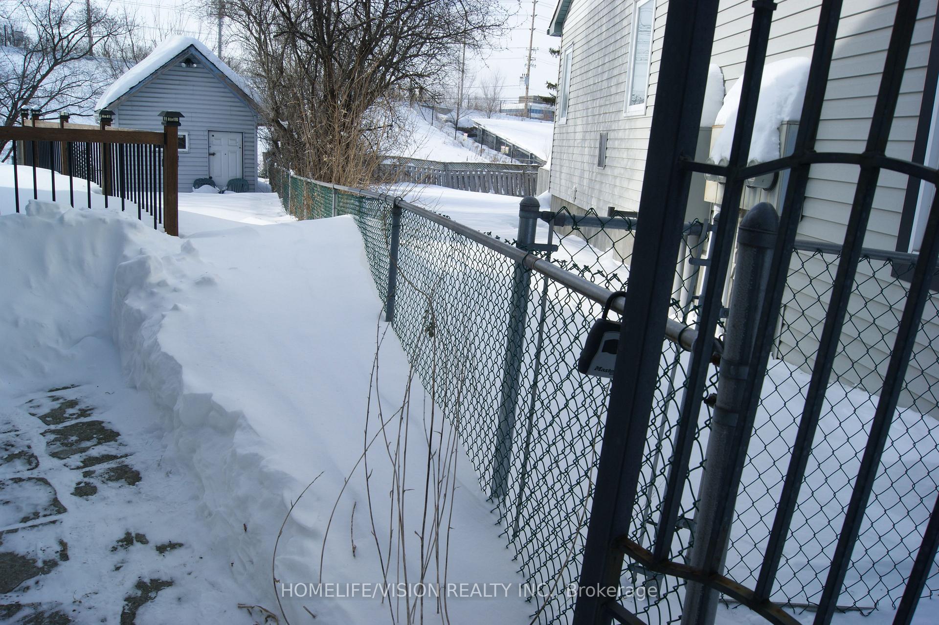 Photo 12 of 2047 Avenue O, Ottawa, Eastway Gardens/Industrial Park — HOMEH