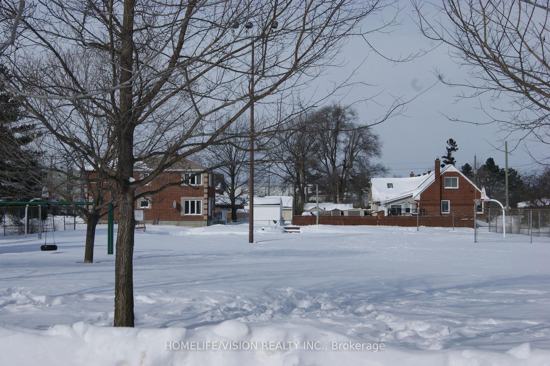 Photo 15 of 2047 Avenue O, Ottawa, Eastway Gardens/Industrial Park — HOMEH