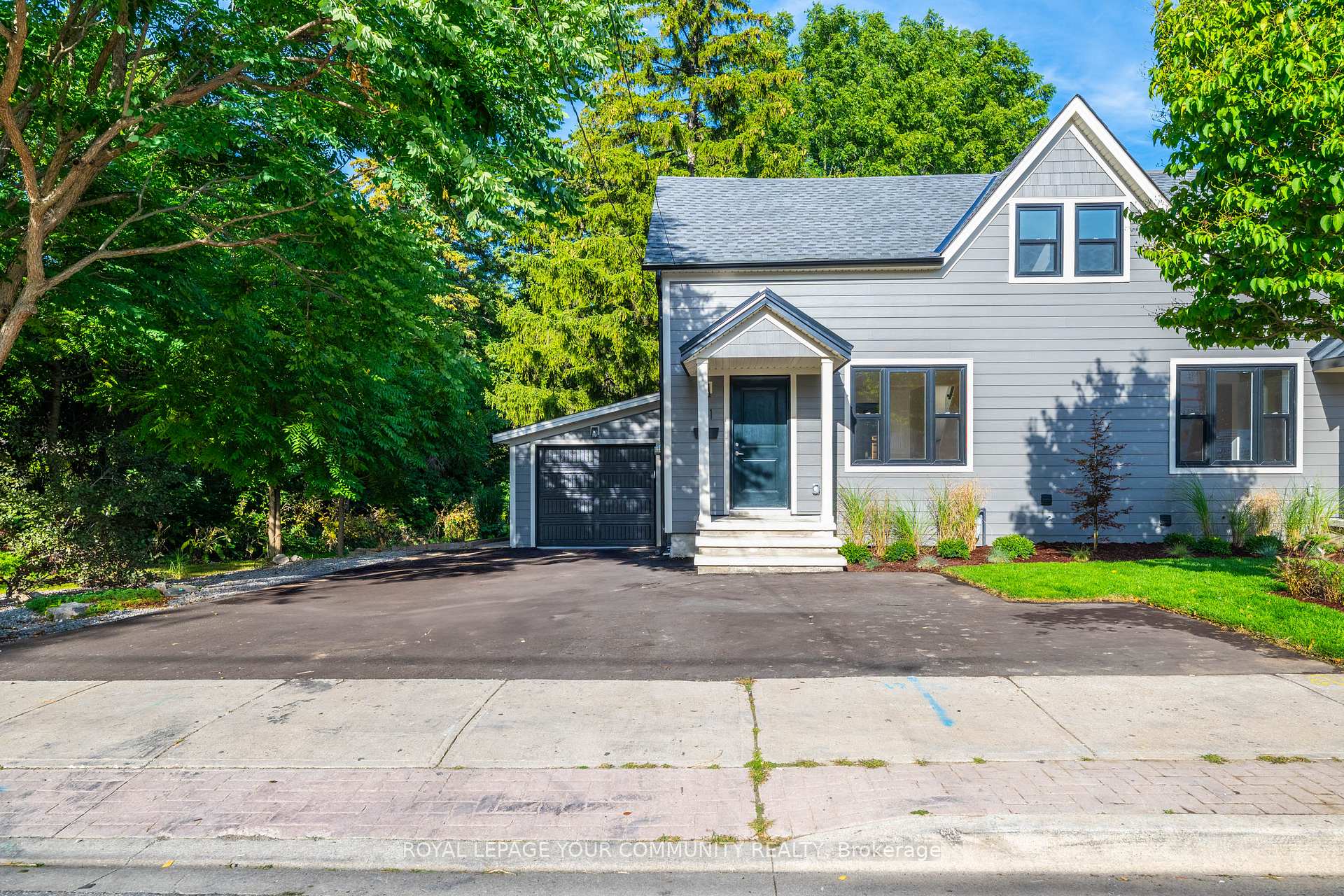 Photo 3 of 141 Clarence Street, Vaughan, West Woodbridge — HOMEH