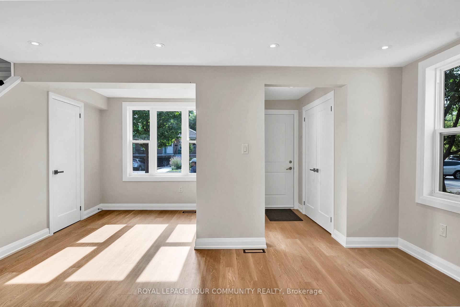 Photo 5 of 141 Clarence Street, Vaughan, West Woodbridge — HOMEH