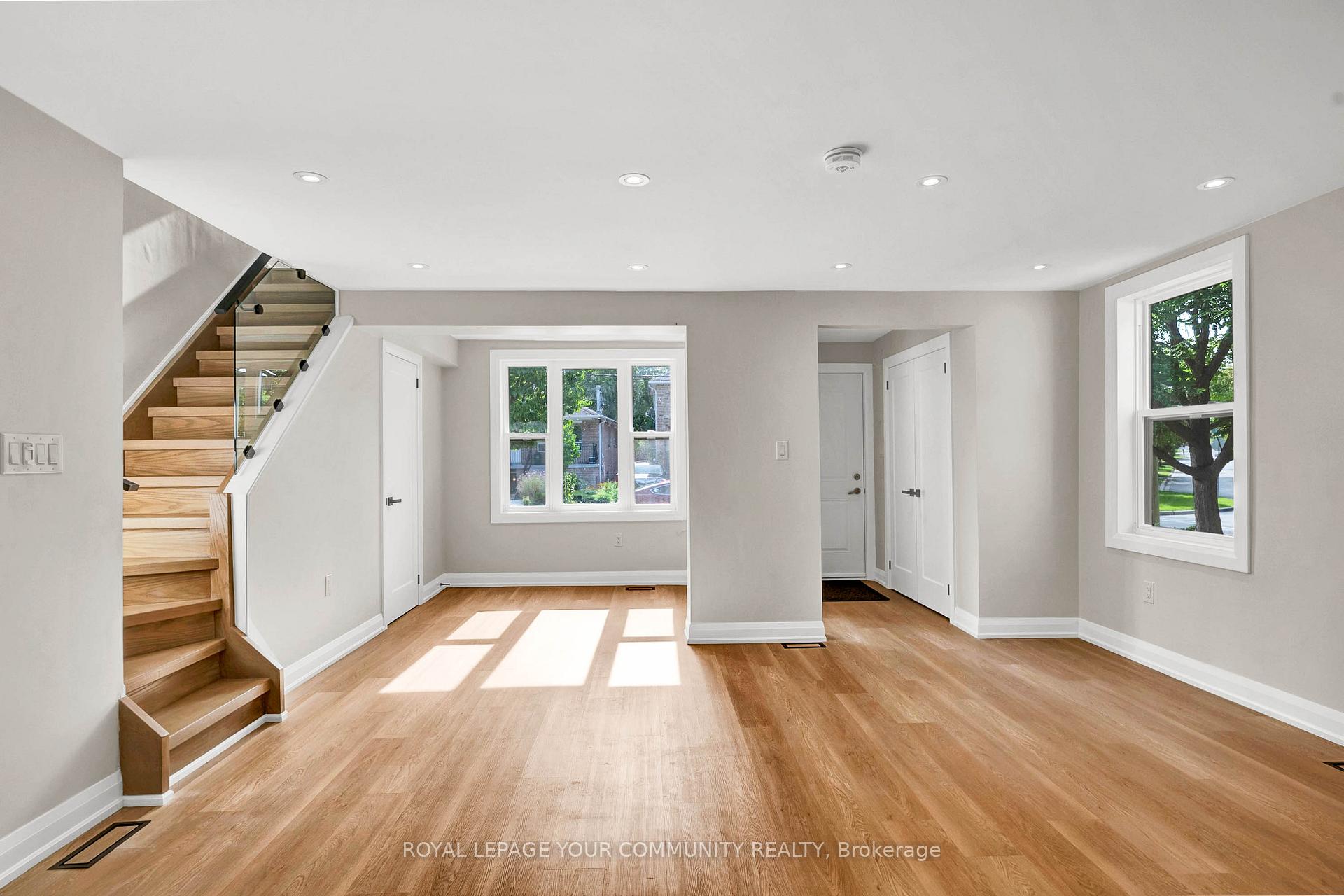 Photo 7 of 141 Clarence Street, Vaughan, West Woodbridge — HOMEH