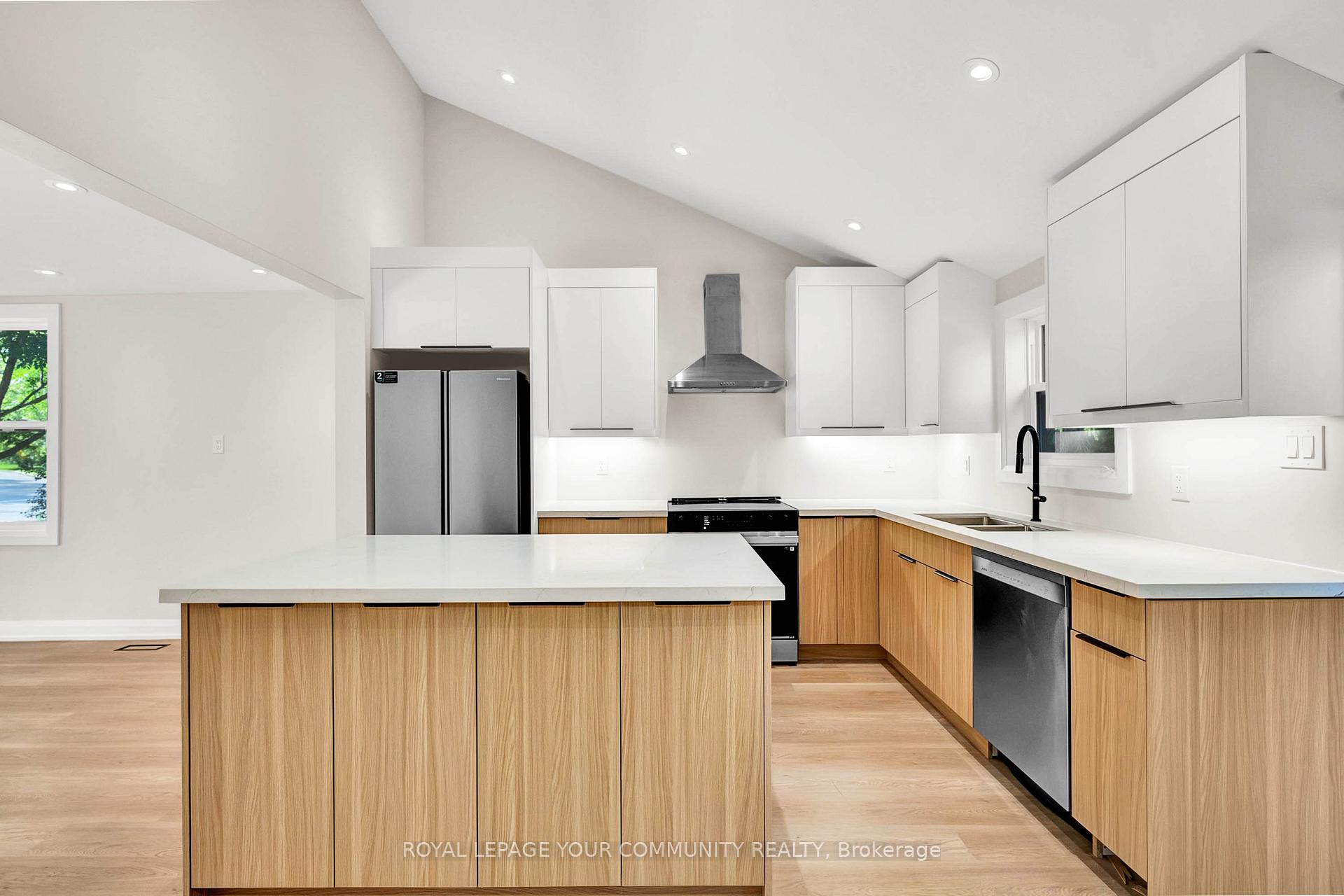 Photo 10 of 141 Clarence Street, Vaughan, West Woodbridge — HOMEH