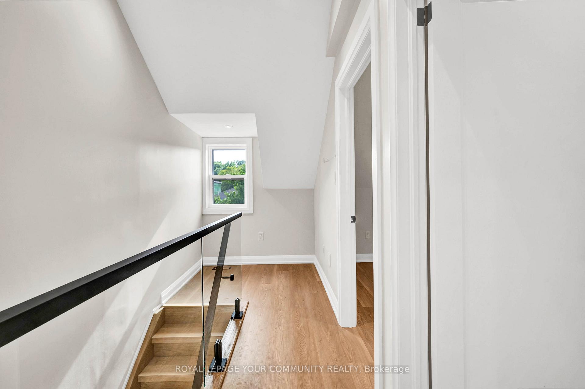 Photo 13 of 141 Clarence Street, Vaughan, West Woodbridge — HOMEH