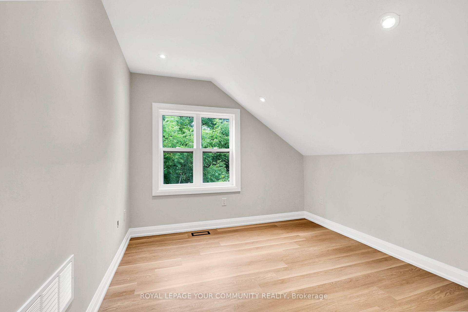Photo 14 of 141 Clarence Street, Vaughan, West Woodbridge — HOMEH