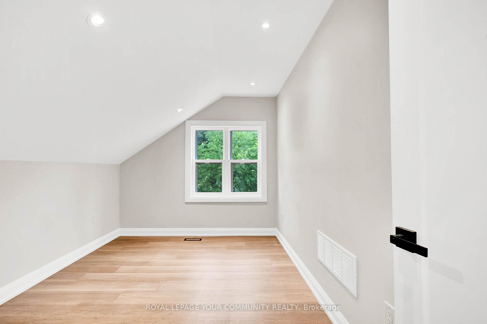 Photo 18 of 141 Clarence Street, Vaughan, West Woodbridge — HOMEH