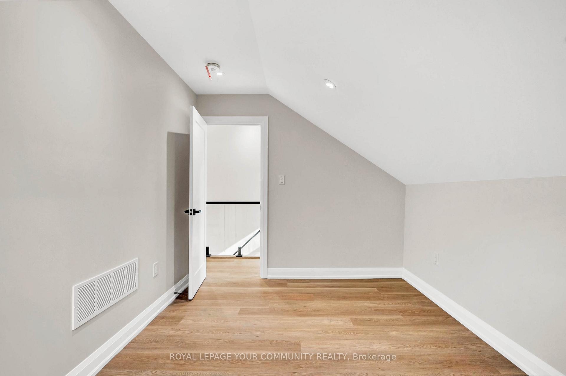 Photo 19 of 141 Clarence Street, Vaughan, West Woodbridge — HOMEH