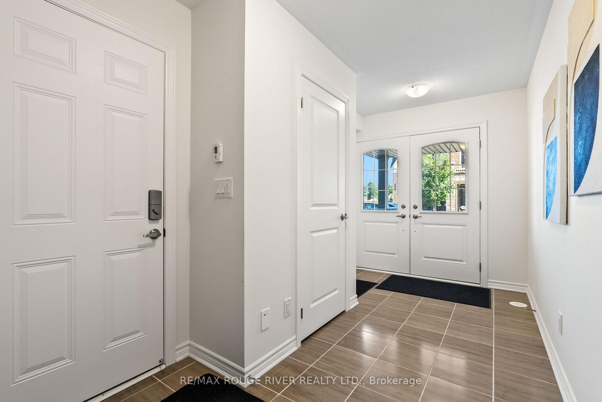 Photo 3 of 16 Mappin Way, Whitby, Rolling Acres — HOMEH