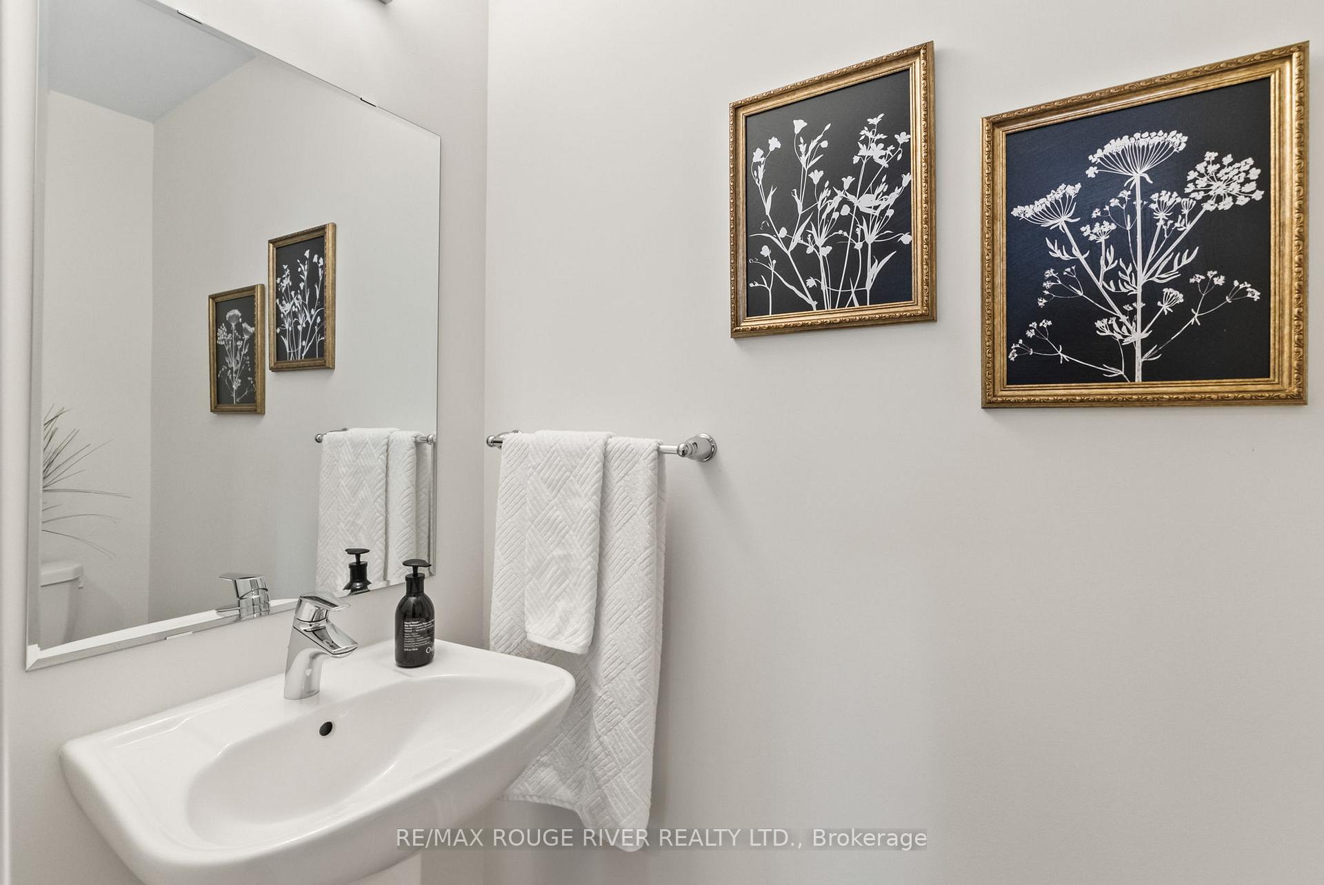 Photo 5 of 16 Mappin Way, Whitby, Rolling Acres — HOMEH