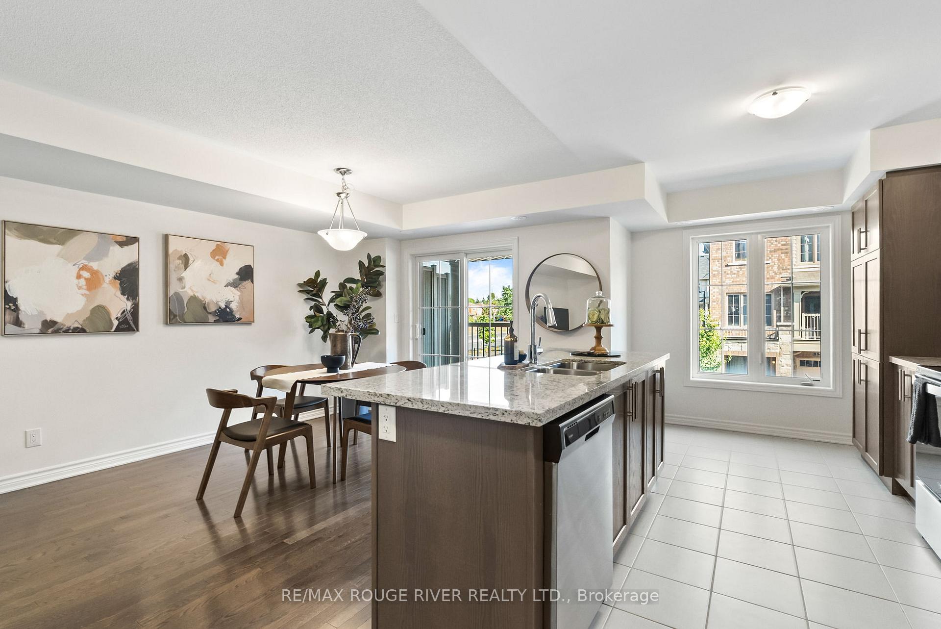 Photo 7 of 16 Mappin Way, Whitby, Rolling Acres — HOMEH