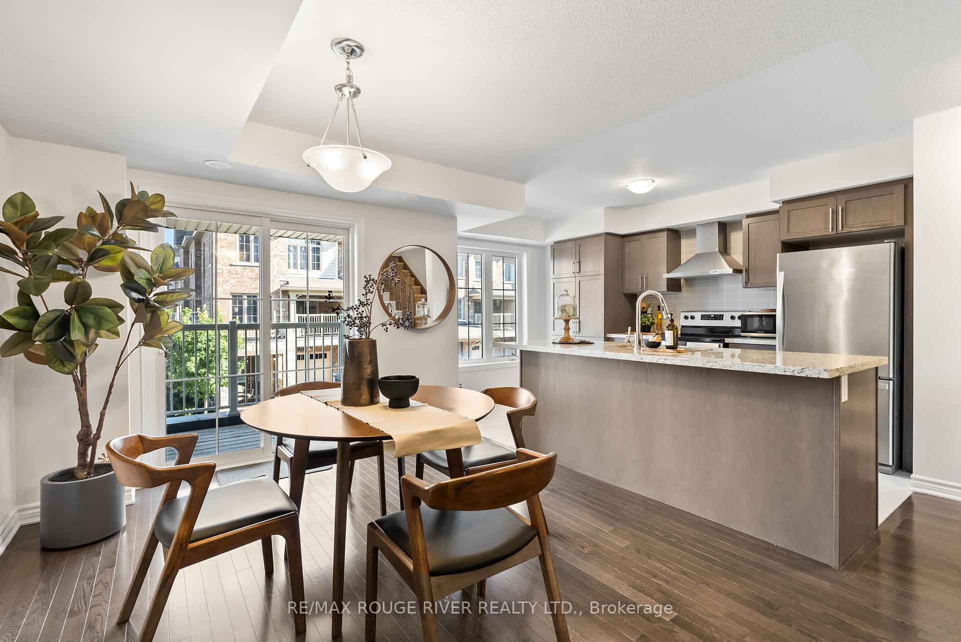 Photo 11 of 16 Mappin Way, Whitby, Rolling Acres — HOMEH