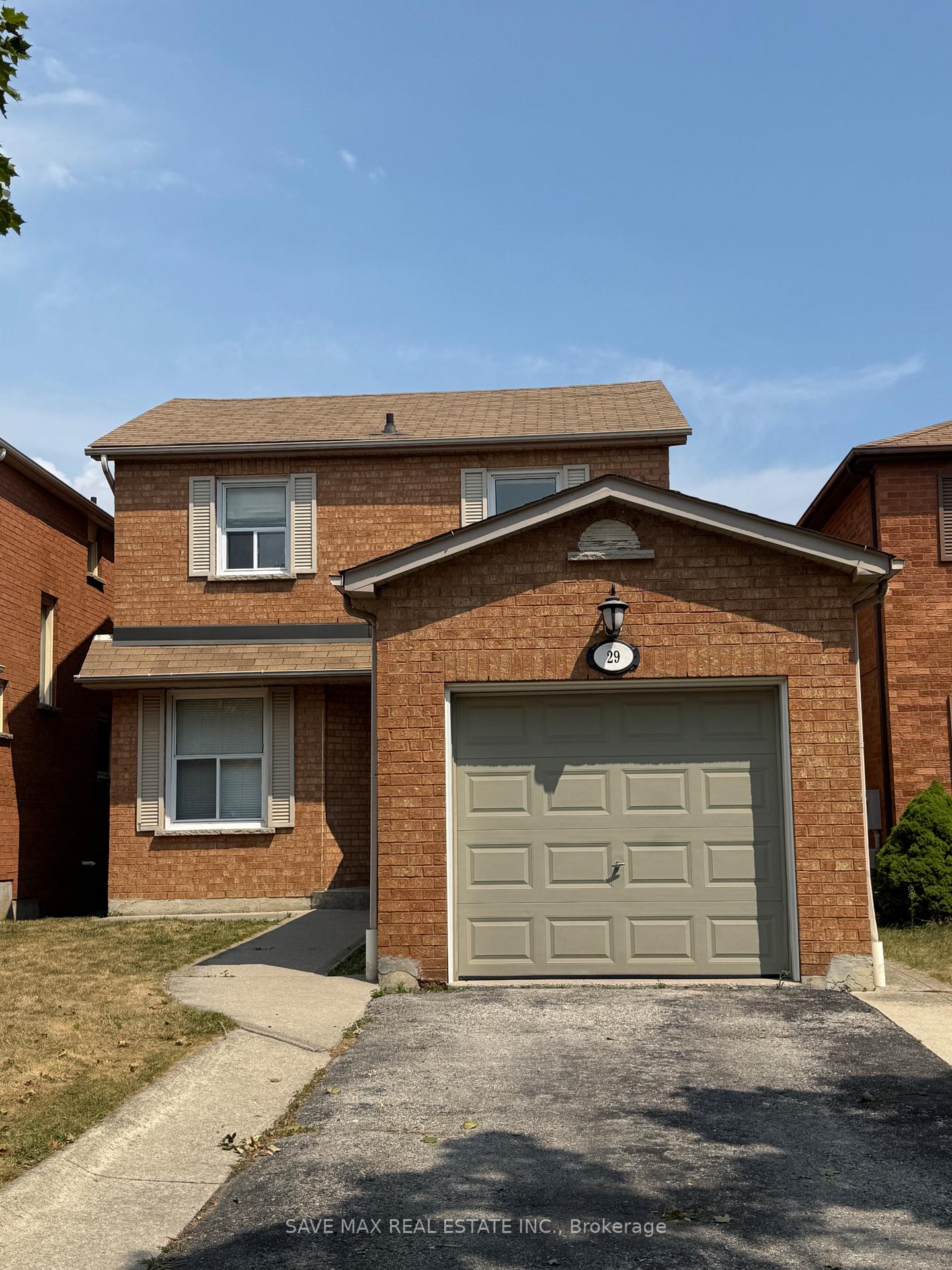 Front of Unit Main, 29 Fernbank Place