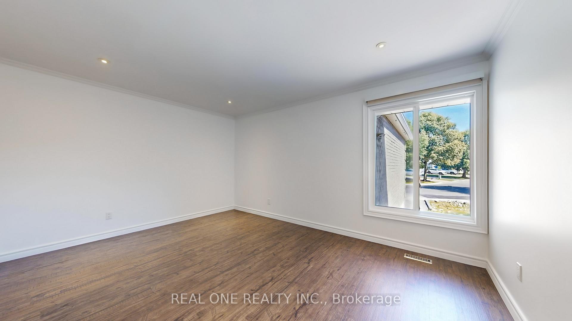 Photo 5 of 68 Large Crescent, Ajax, Central West — HOMEH