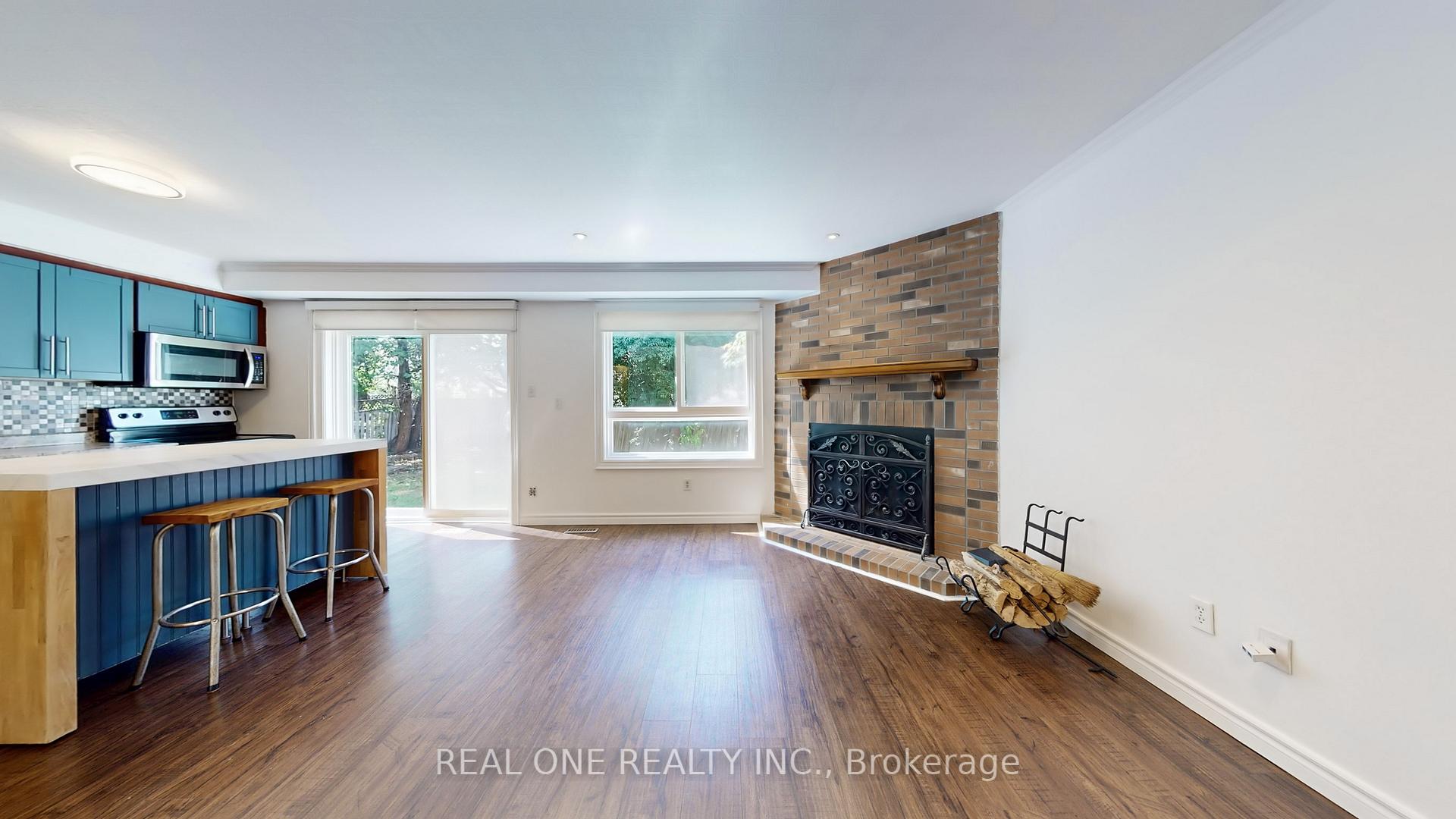Photo 10 of 68 Large Crescent, Ajax, Central West — HOMEH