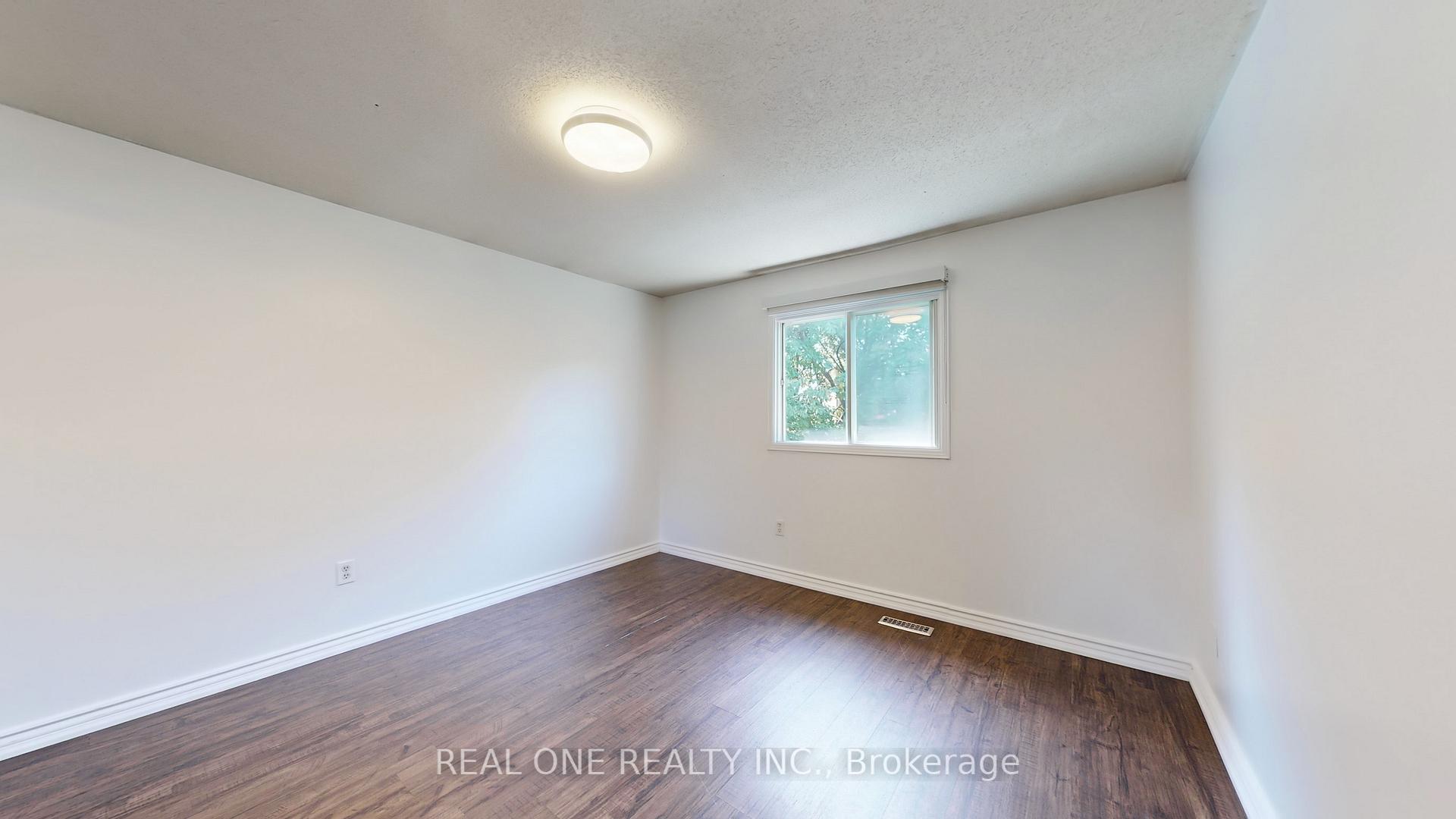 Photo 38 of 68 Large Crescent, Ajax, Central West — HOMEH