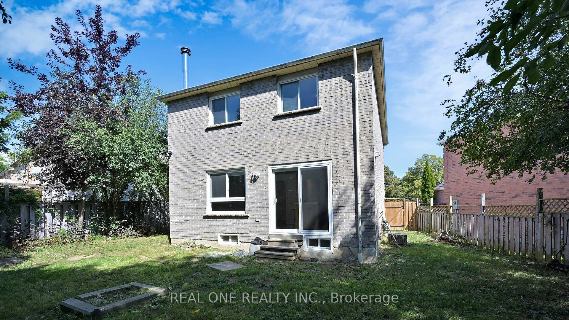 Photo 43 of 68 Large Crescent, Ajax, Central West — HOMEH