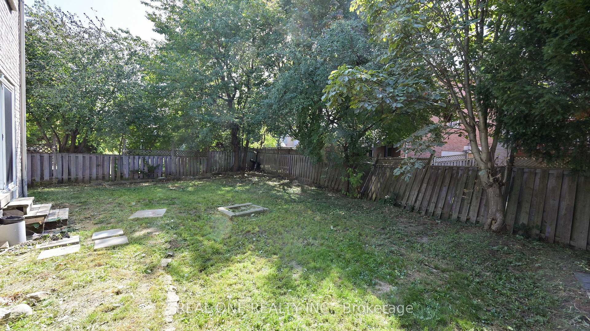 Photo 47 of 68 Large Crescent, Ajax, Central West — HOMEH