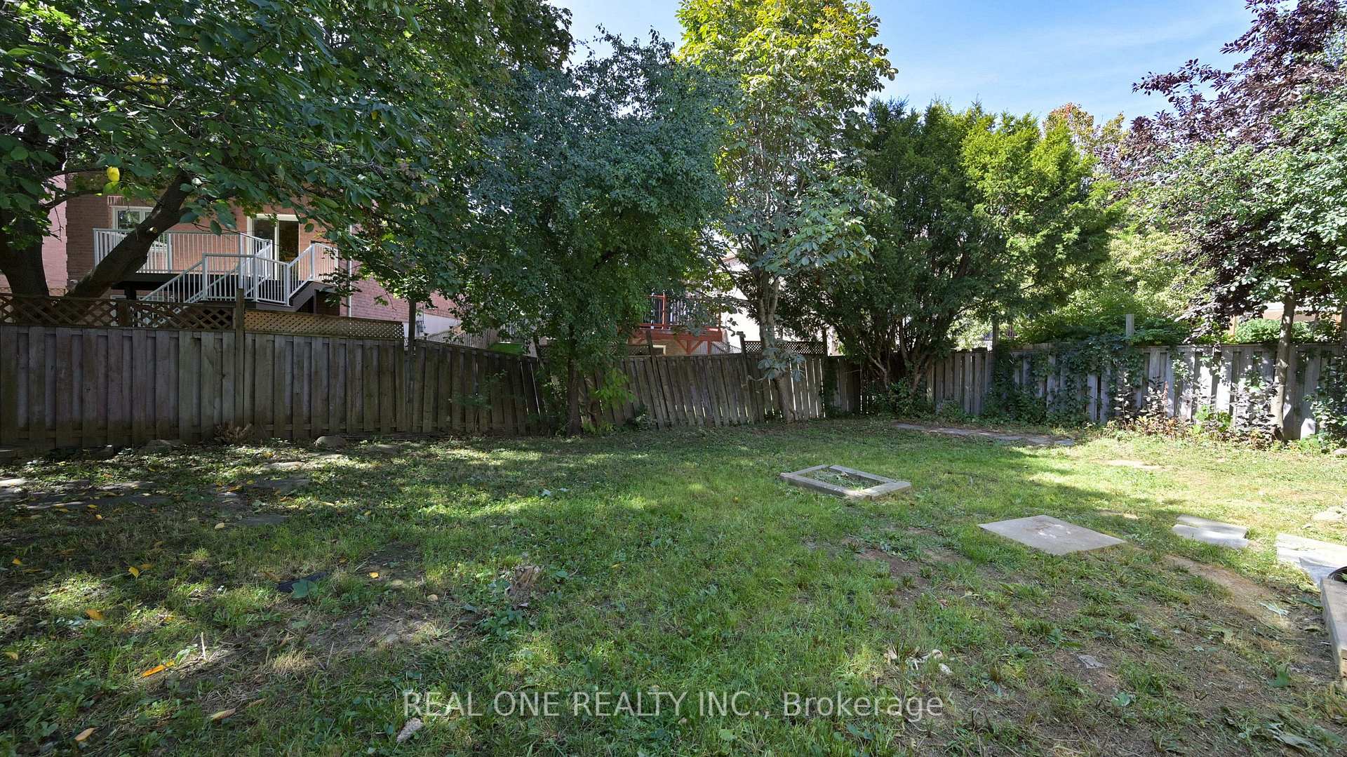 Photo 46 of 68 Large Crescent, Ajax, Central West — HOMEH