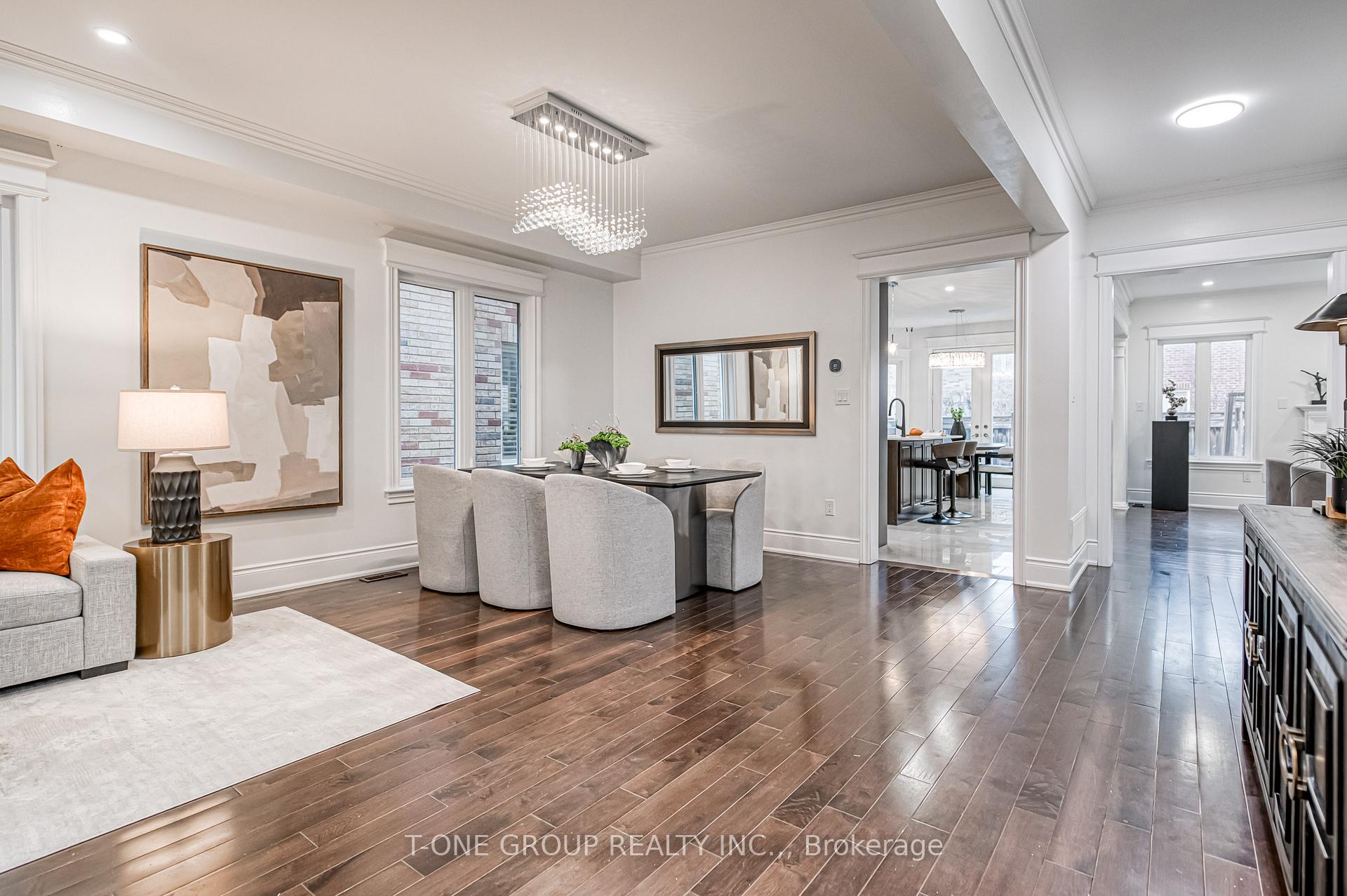 Photo 6 of 20 Aegis Drive, Vaughan, Patterson — HOMEH