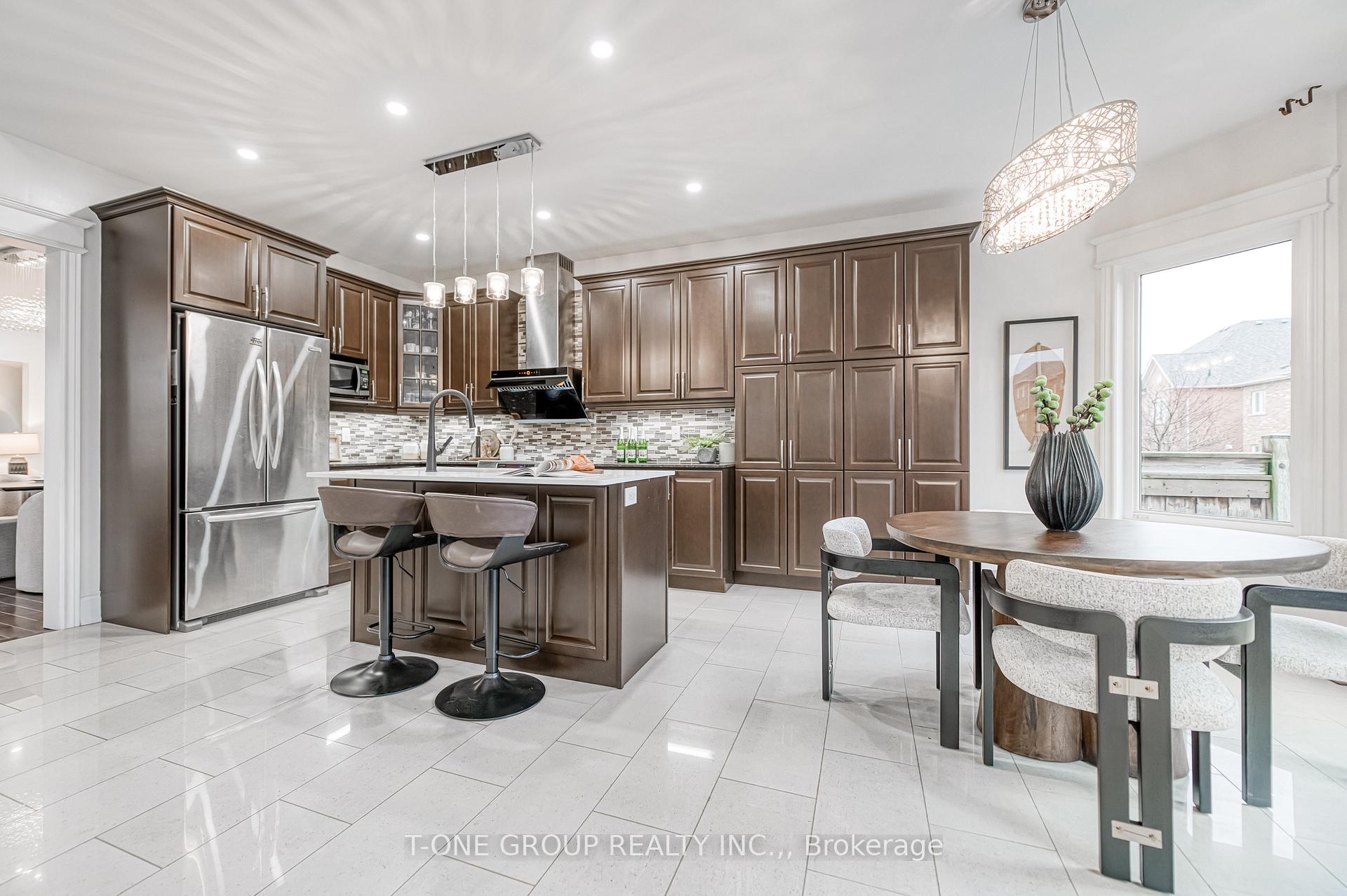 Photo 17 of 20 Aegis Drive, Vaughan, Patterson — HOMEH
