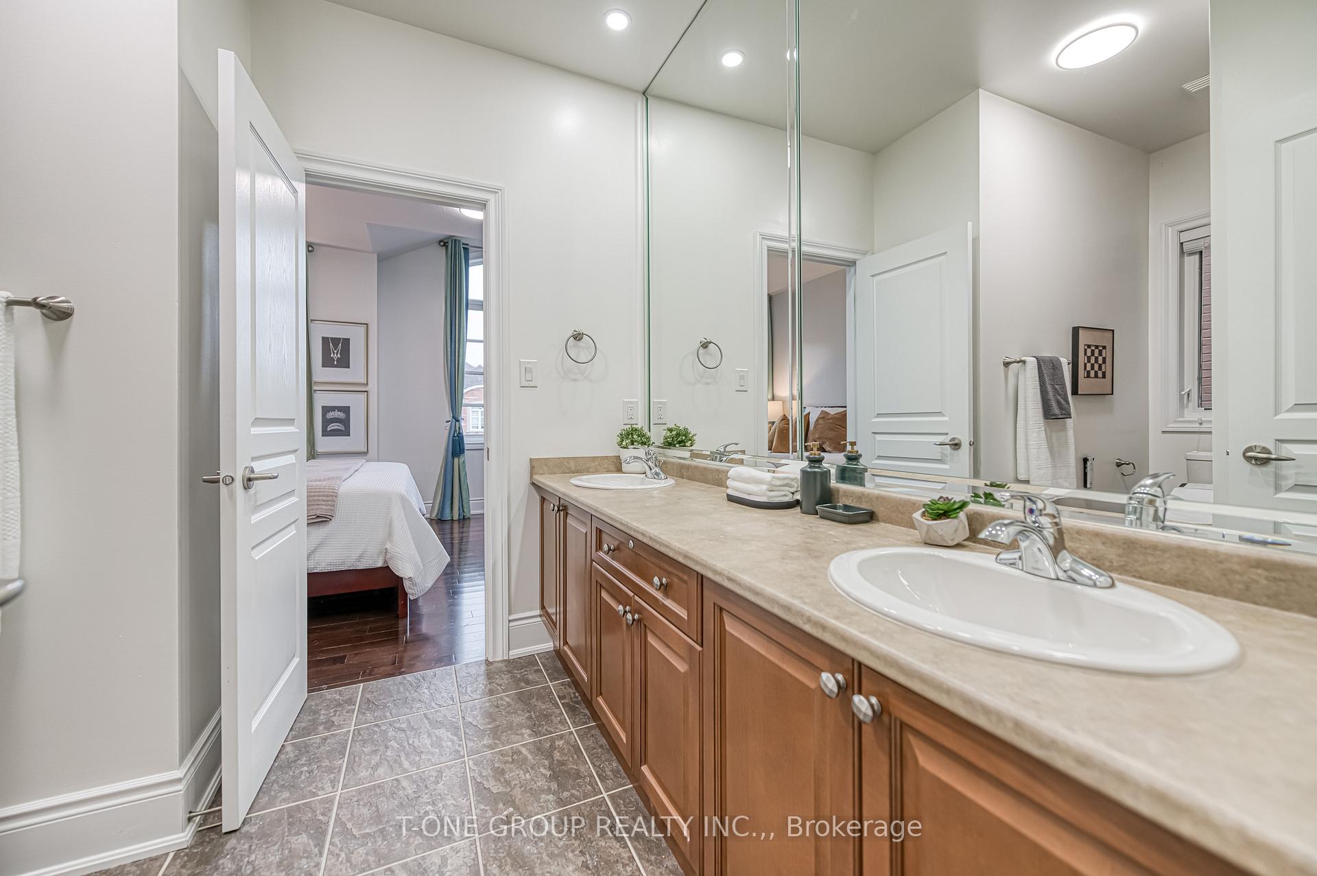 Photo 29 of 20 Aegis Drive, Vaughan, Patterson — HOMEH