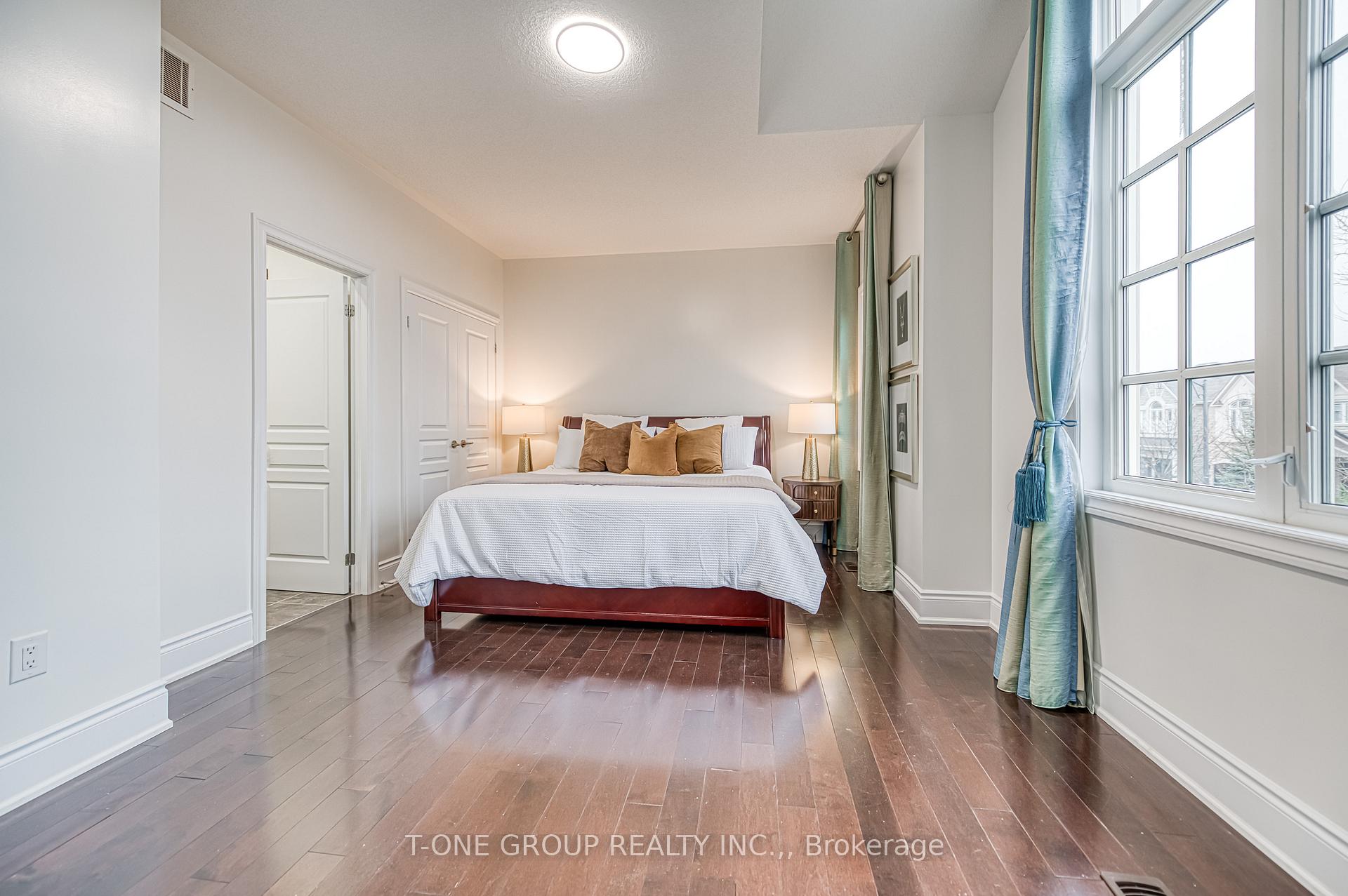 Photo 32 of 20 Aegis Drive, Vaughan, Patterson — HOMEH