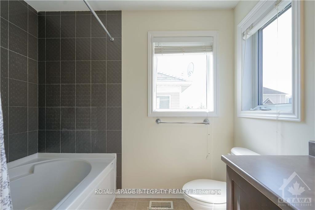 Photo 18 of 432 Temiskaming Crescent, Ottawa, Barrhaven - Strandherd — HOMEH