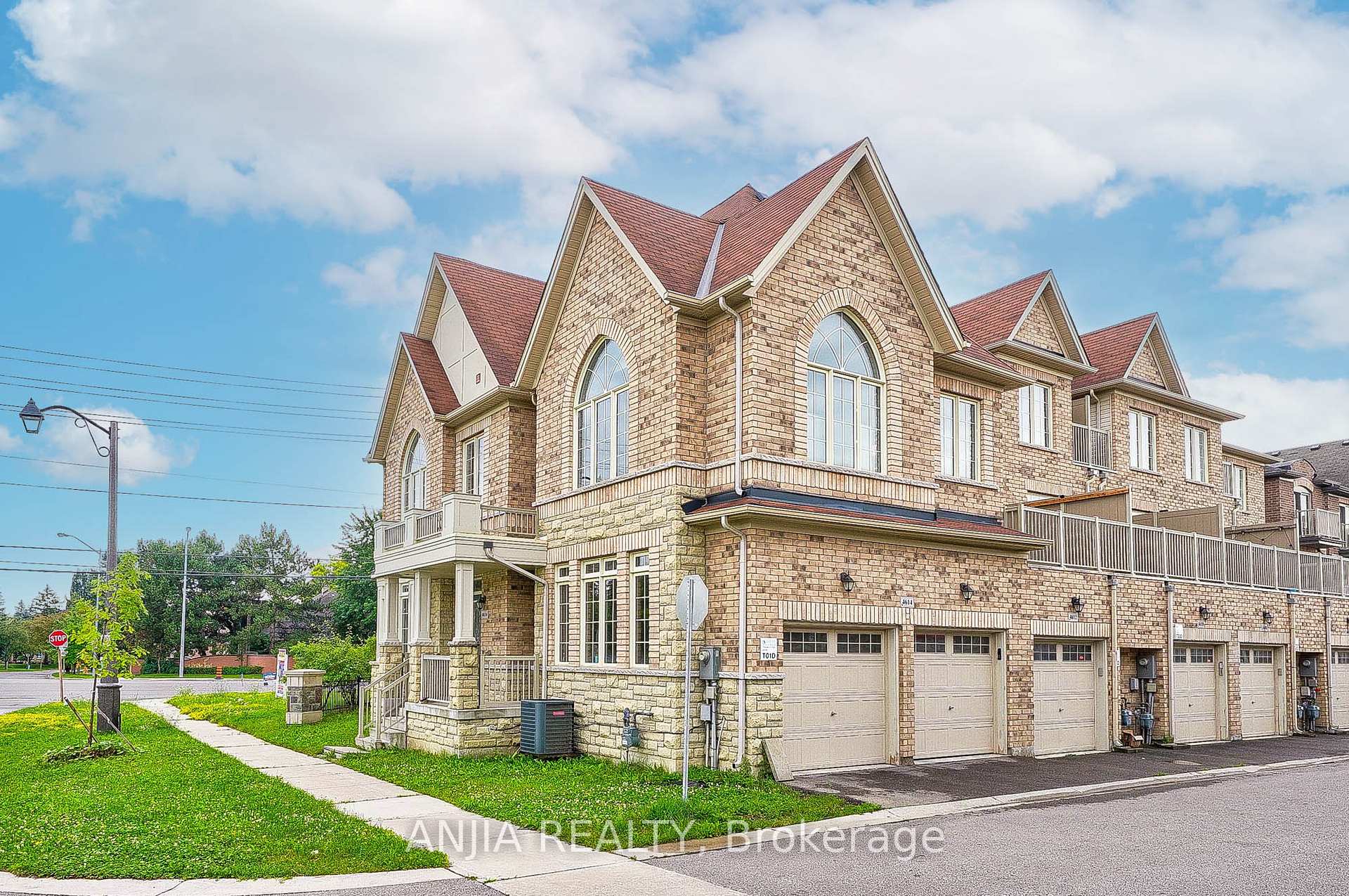 Photo 2 of 4614 16th Avenue, Markham, Berczy — HOMEH