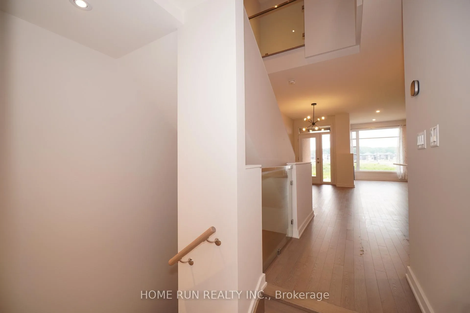 Photo 3 of 770 Solarium Avenue, Ottawa, Riverside South/Gloucester Glen — HOMEH