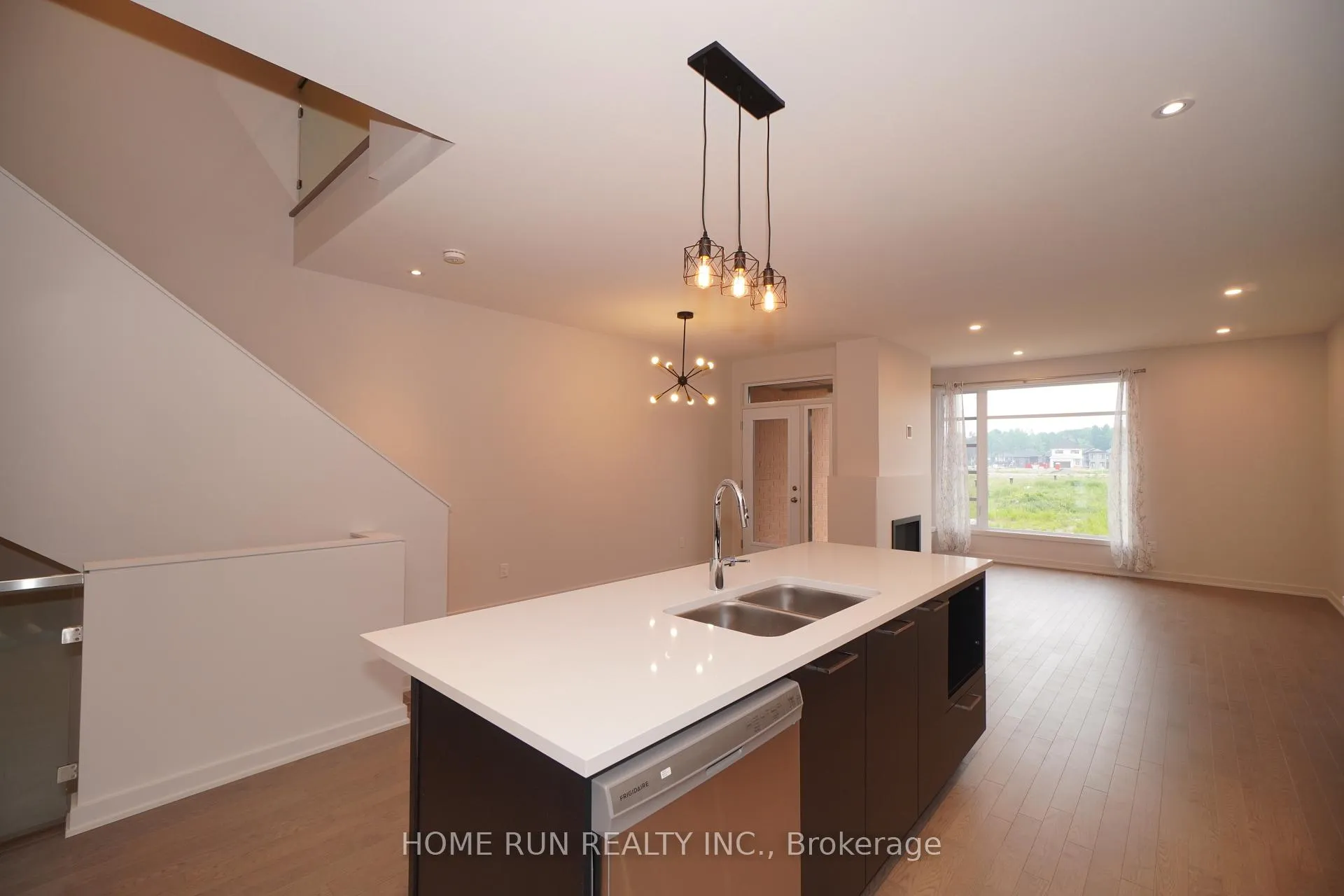Photo 7 of 770 Solarium Avenue, Ottawa, Riverside South/Gloucester Glen — HOMEH