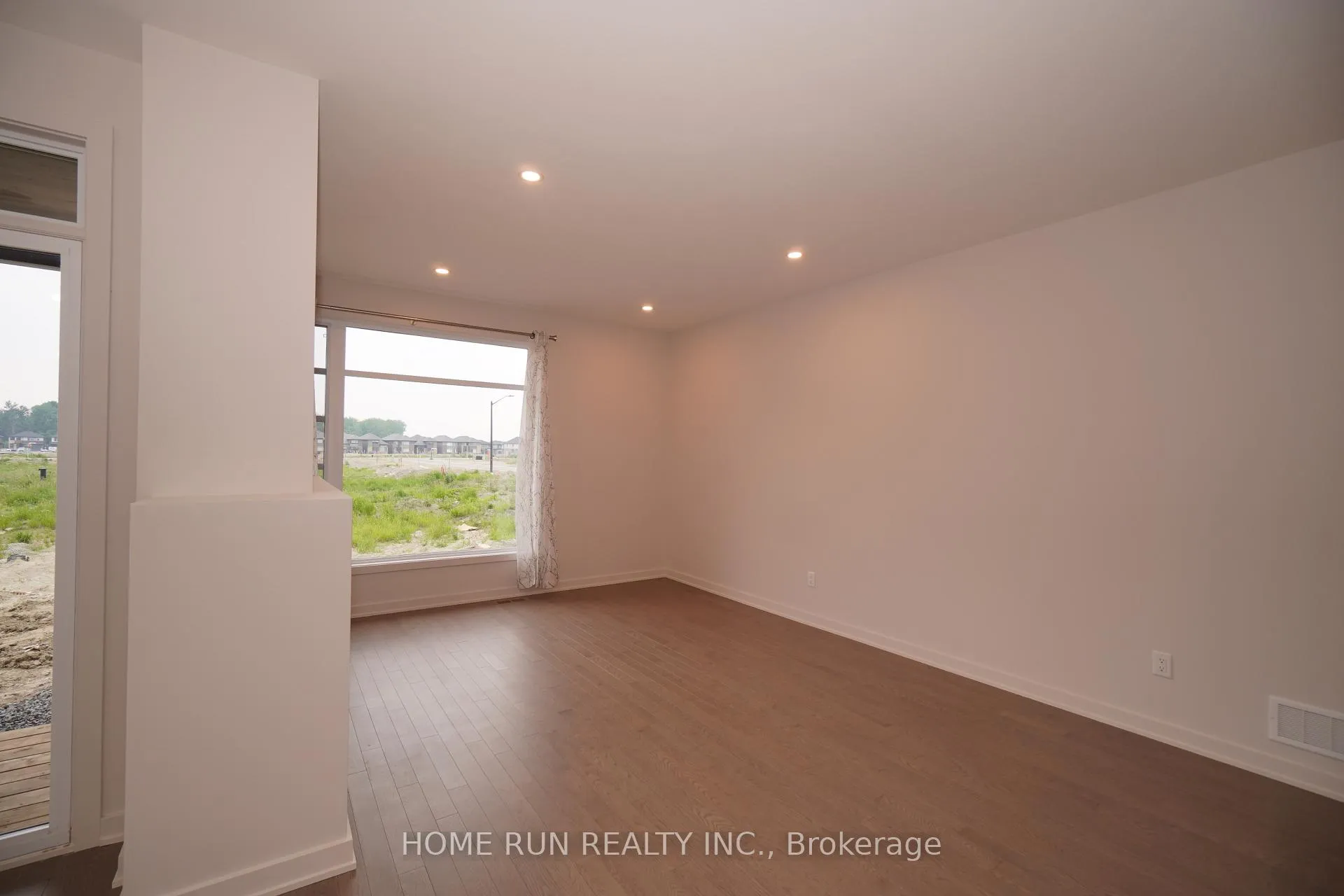 Photo 11 of 770 Solarium Avenue, Ottawa, Riverside South/Gloucester Glen — HOMEH