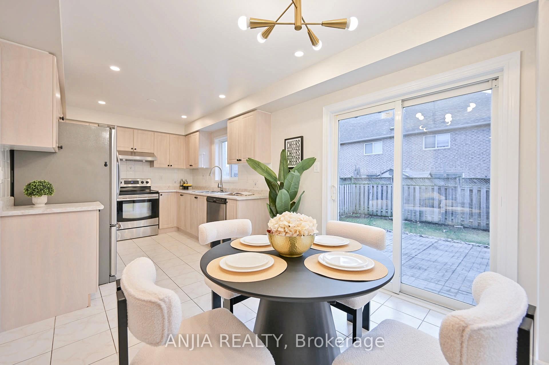 Photo 10 of 81 Stotts Crescent, Markham, Wismer — HOMEH