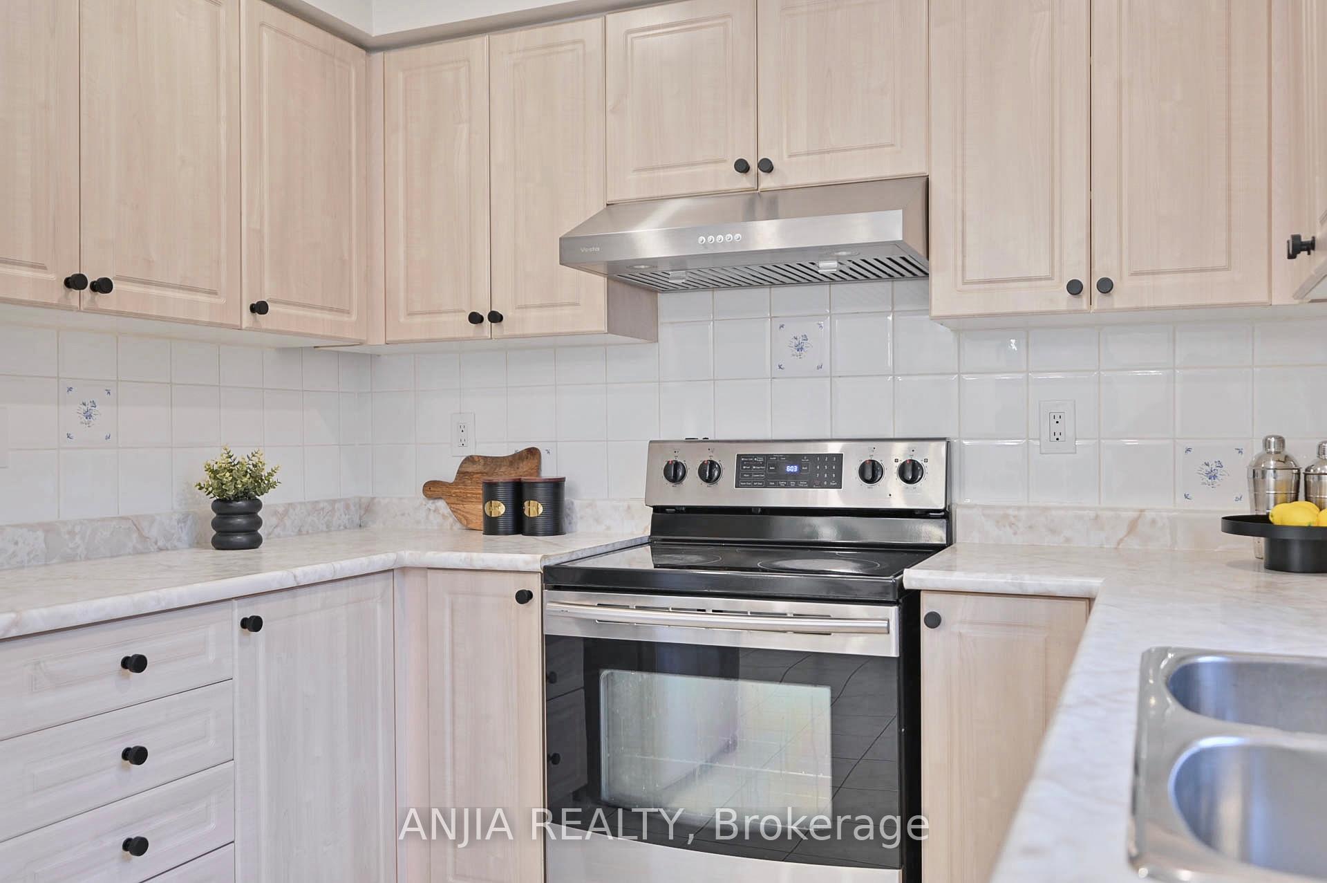 Photo 15 of 81 Stotts Crescent, Markham, Wismer — HOMEH