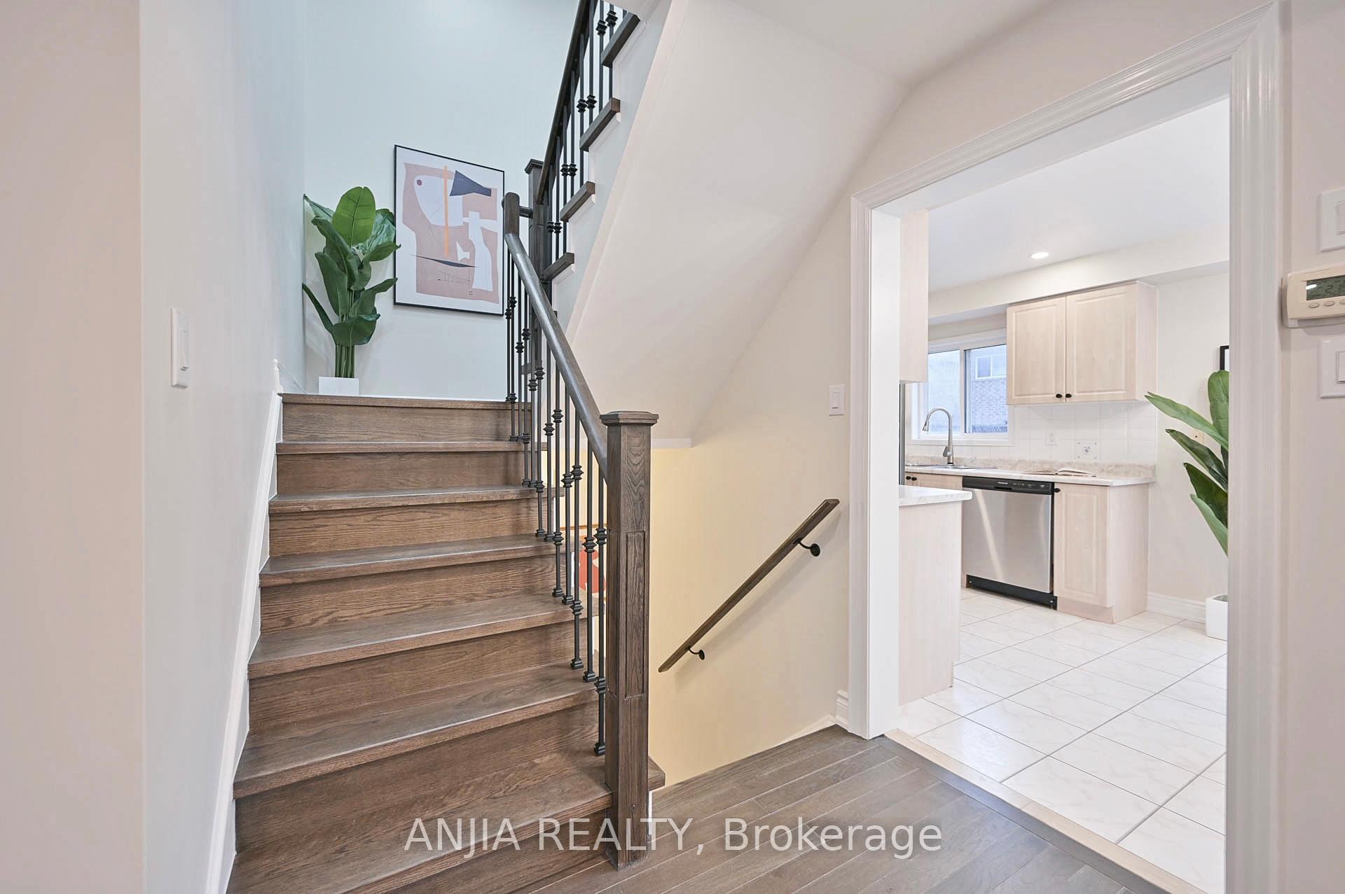 Photo 18 of 81 Stotts Crescent, Markham, Wismer — HOMEH