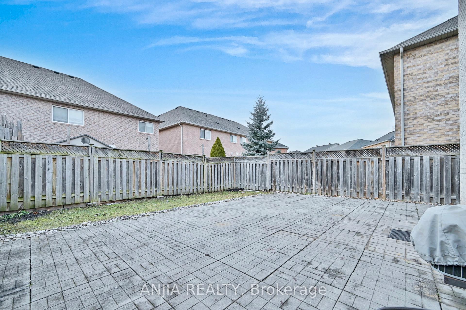 Photo 37 of 81 Stotts Crescent, Markham, Wismer — HOMEH